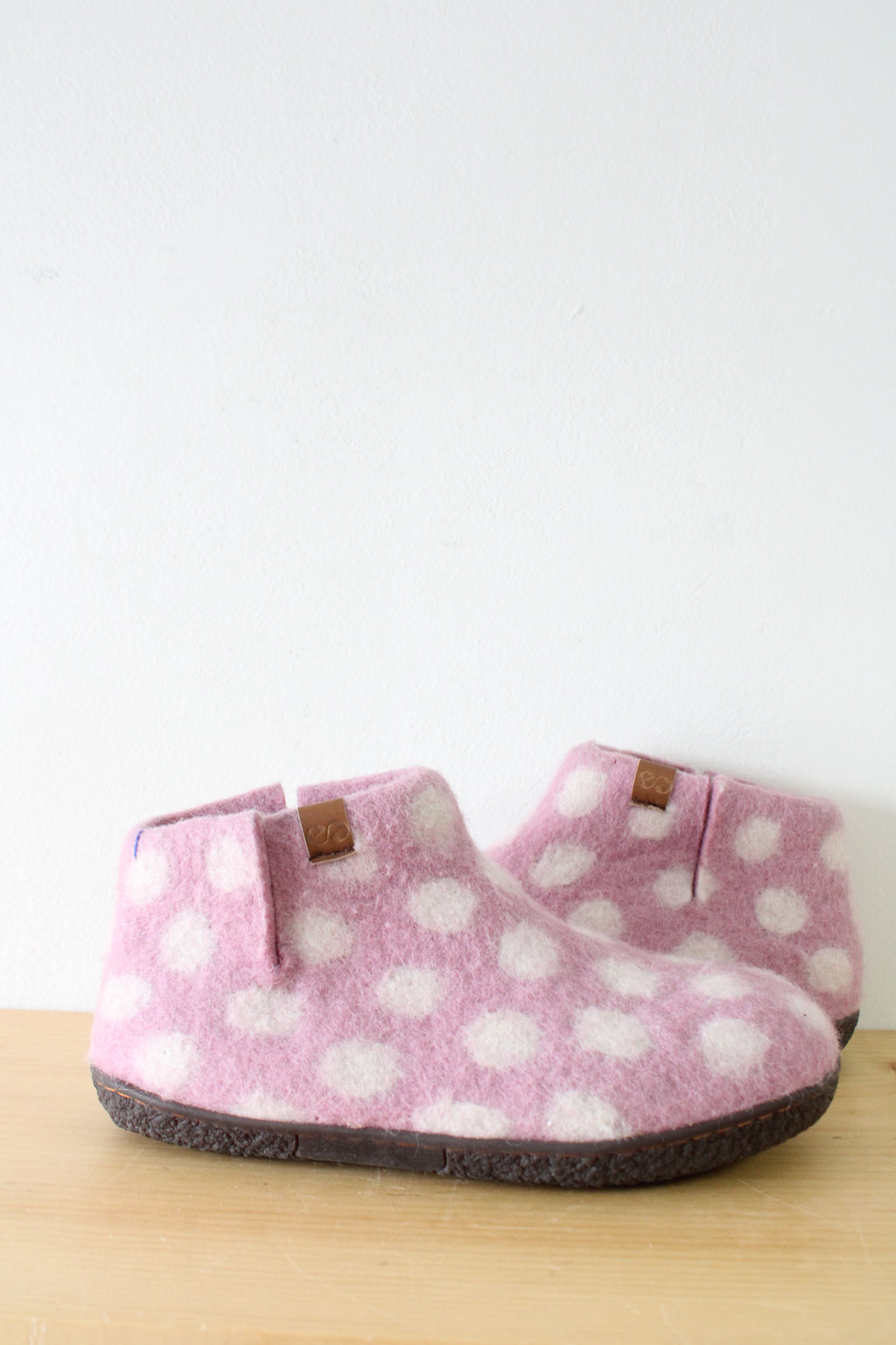 Green Comfort Nepalese Wool Slippers Pink