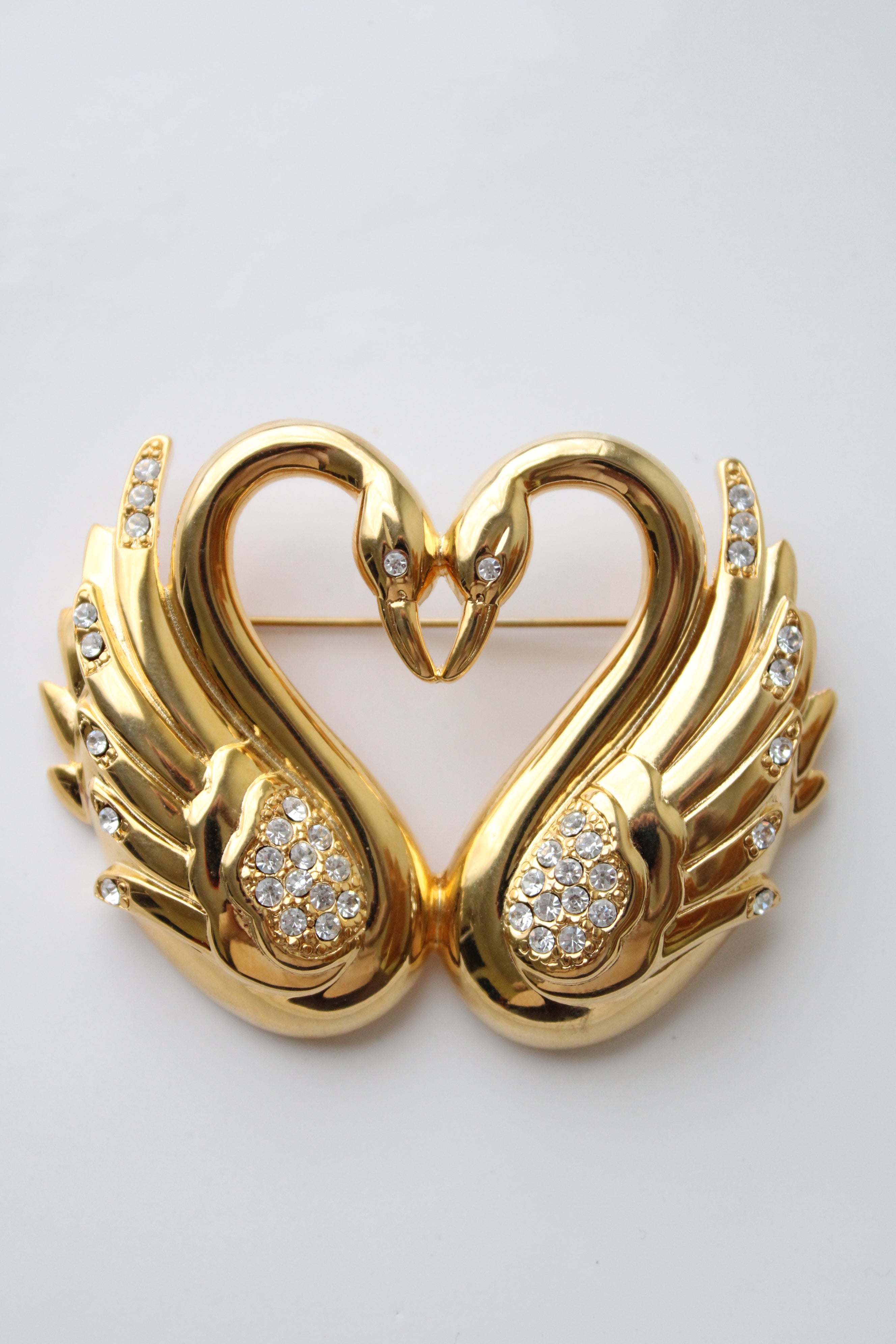 LR Gold Swan Heart Pin