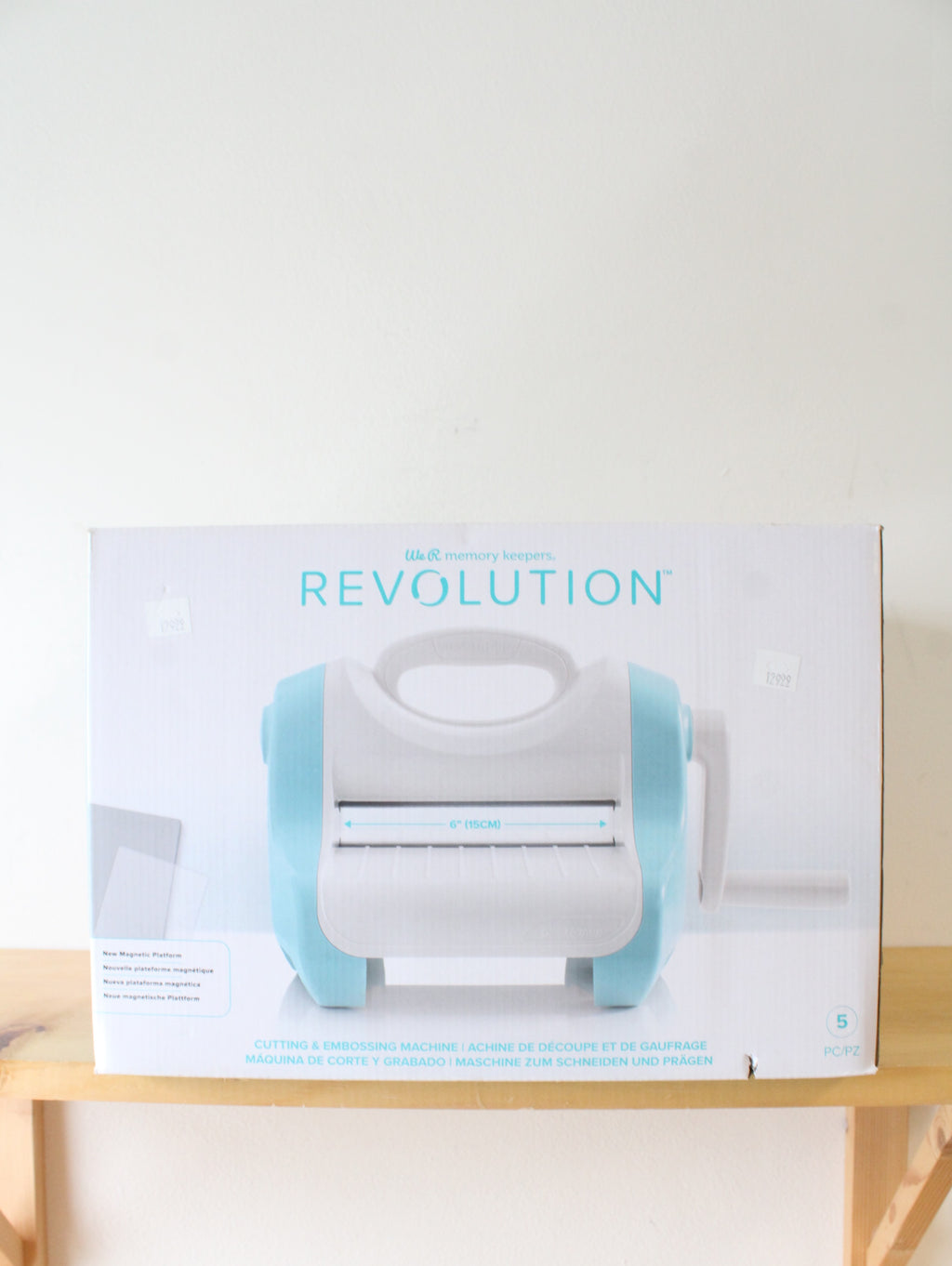 We R Memory Keepers Revolution Cutting & Embossing Machine