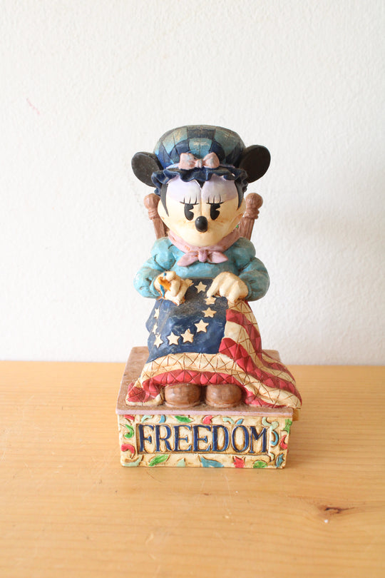 Walt Disney Jim Shore Stitching Freedom's Promise Figure