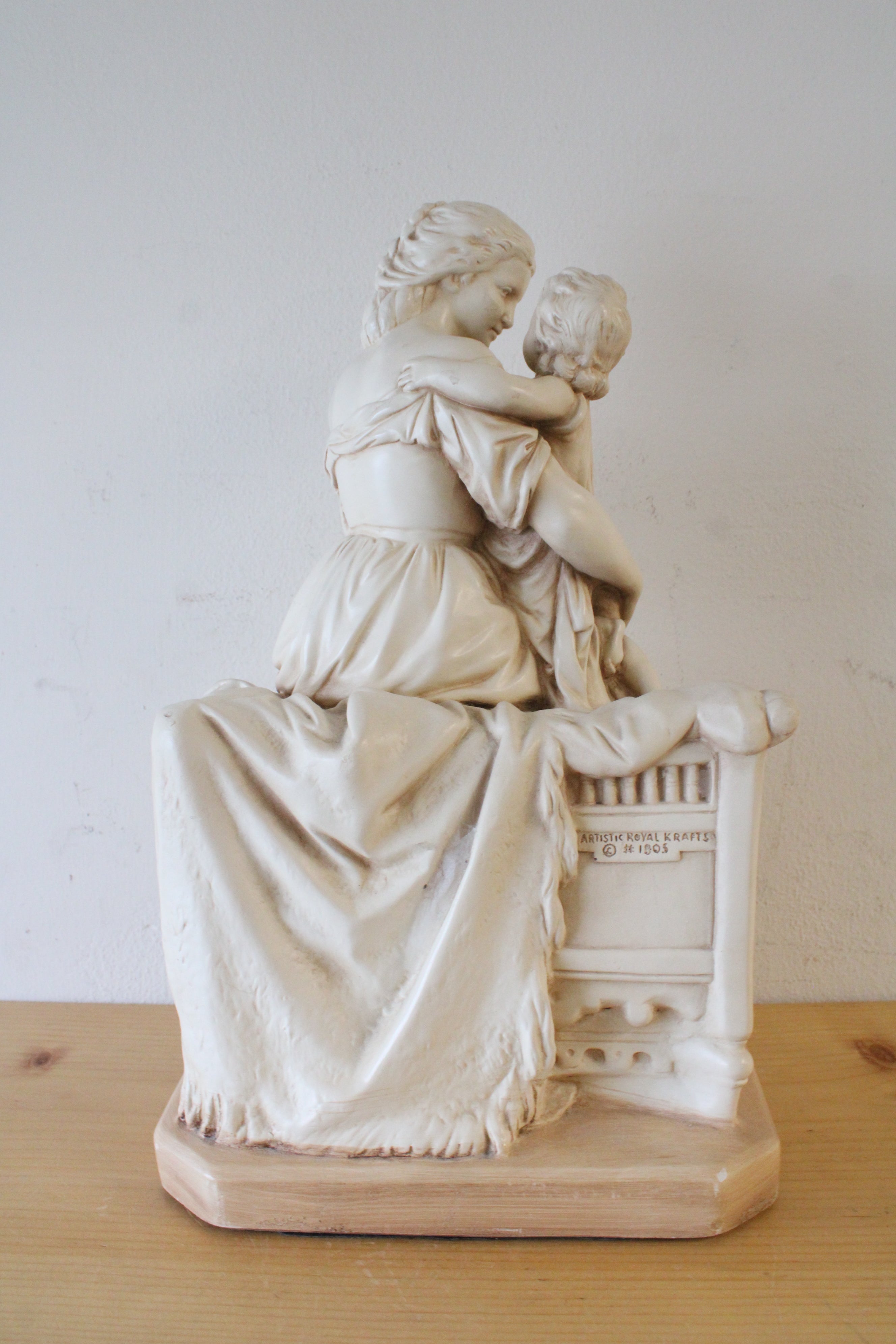 Artistic Royal Krafts Mother & Child Statue
