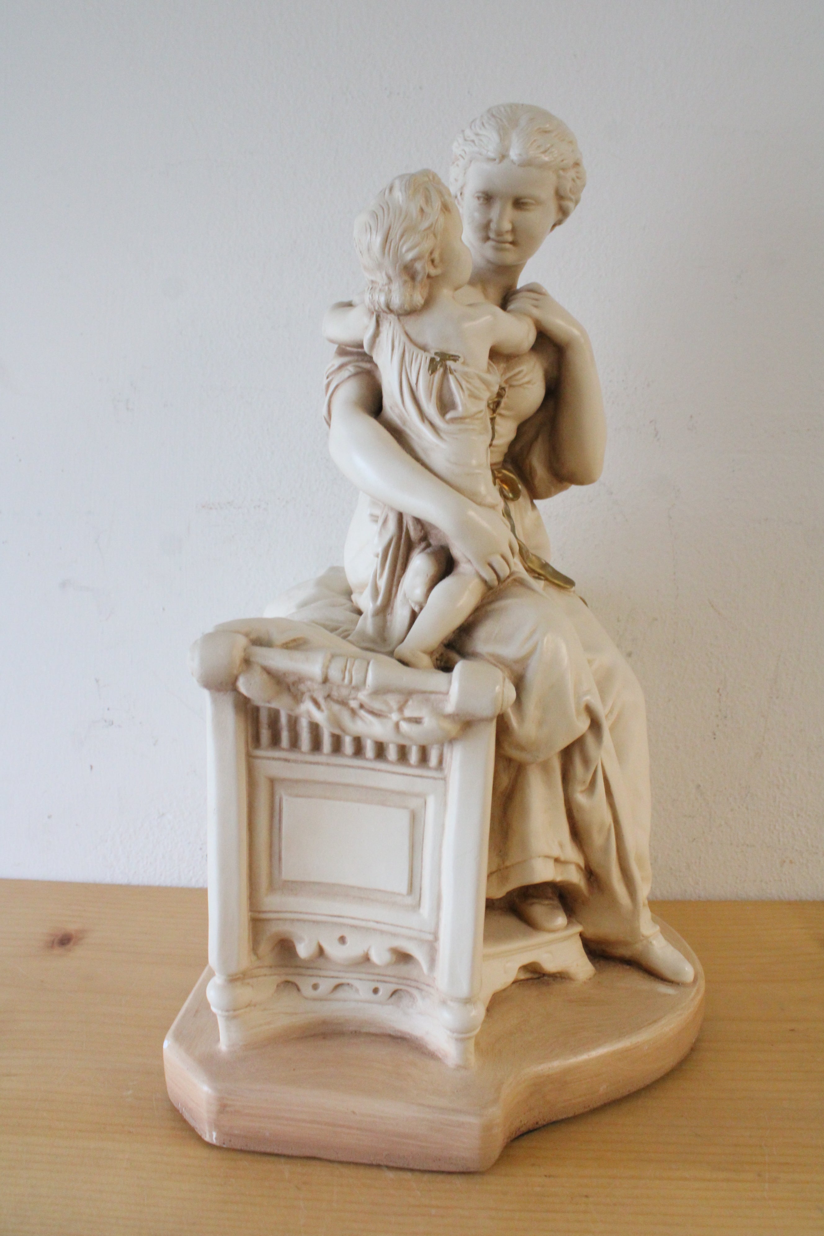 Artistic Royal Krafts Mother & Child Statue