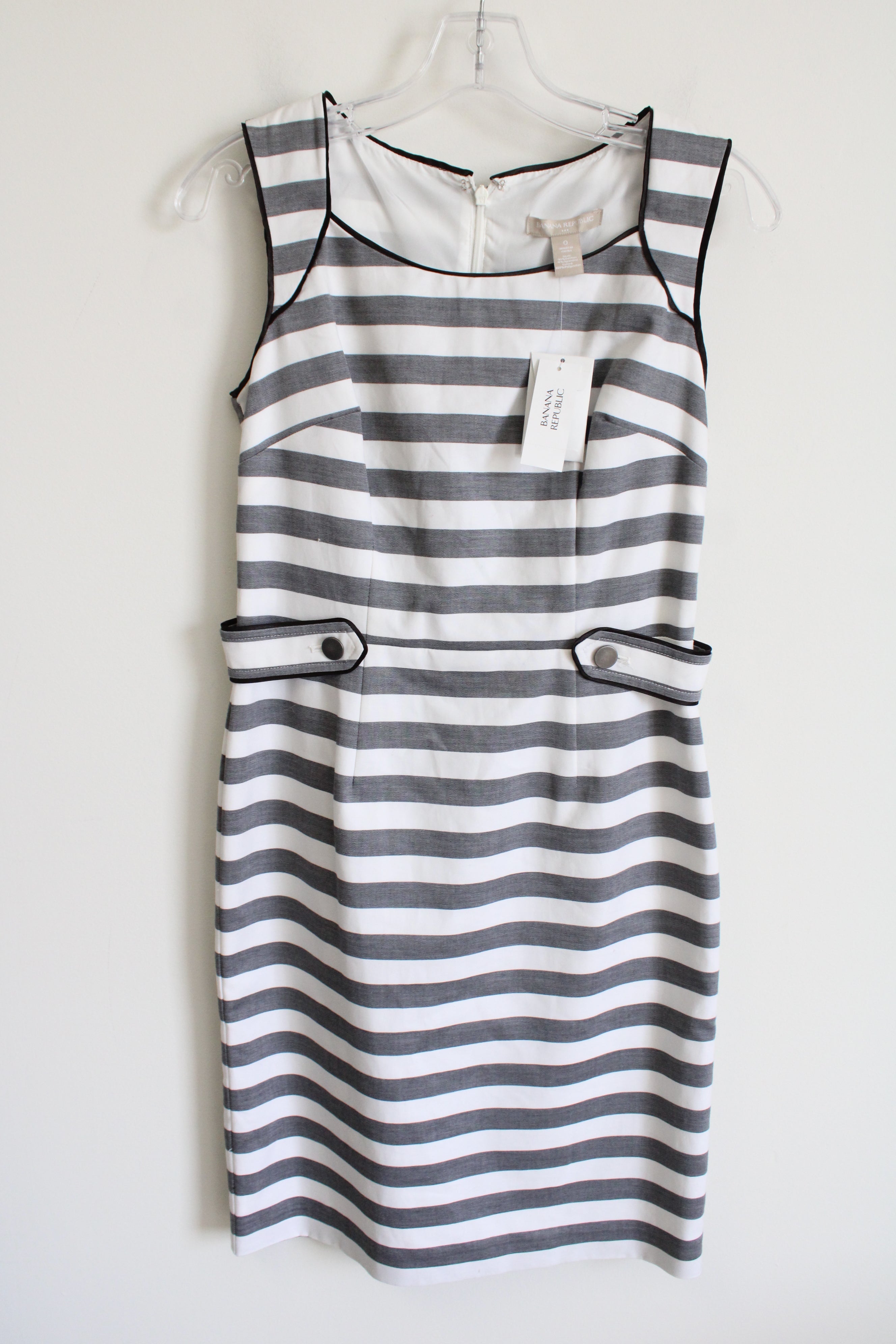 Banana Republic Gray White Striped Fitted Dress | 0 Jubilee Thrift Banana Republic Gray White Striped Fitted Dress | 0 Jubilee Thrift