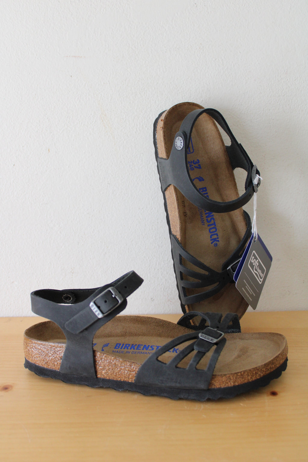 NEW Birkenstock Bali Black Soft Footbed Sandals | 37 (Women's 6)