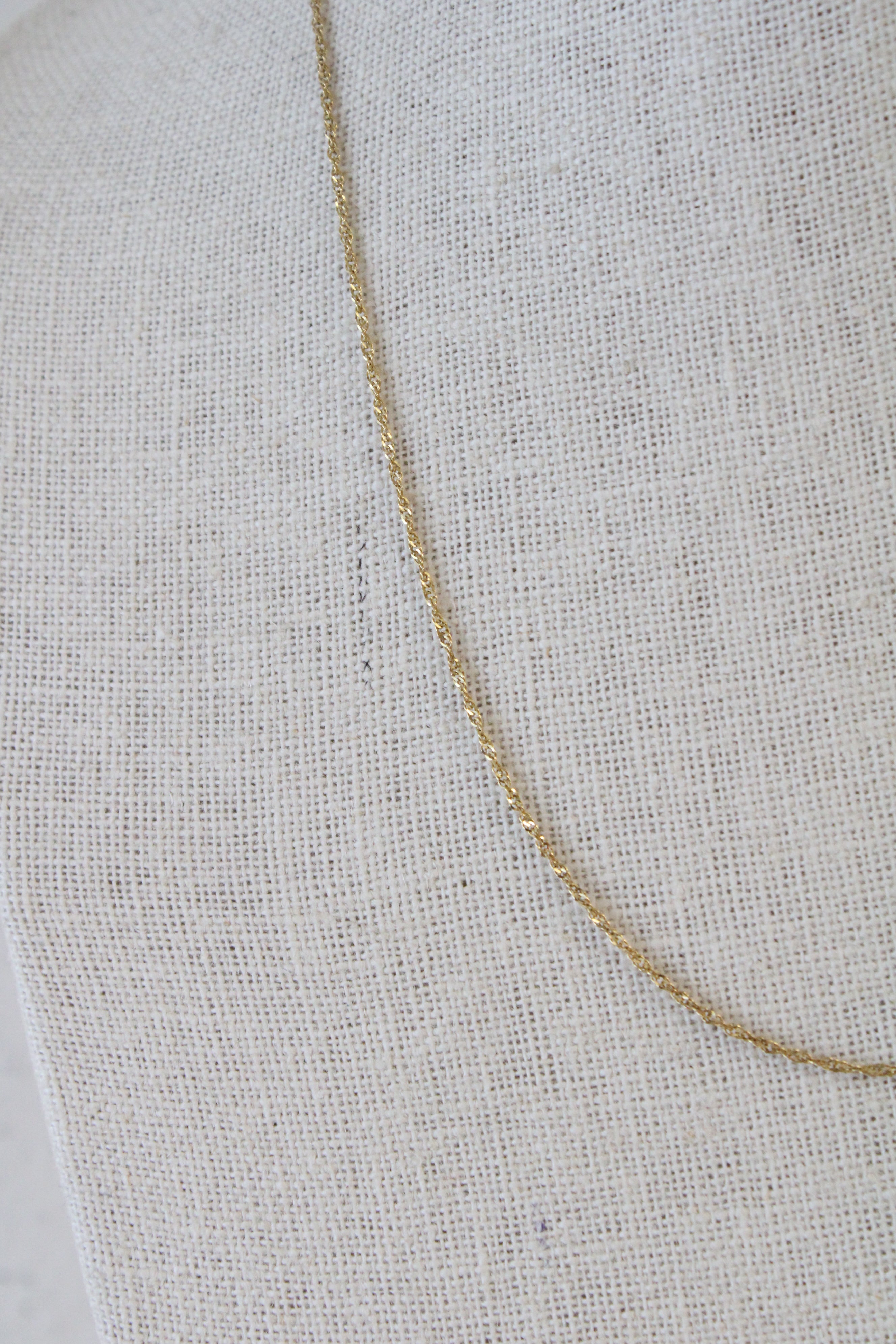14K Yellow Gold Twist Chain Necklace