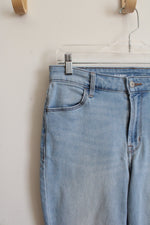 Old Navy High Rise Wow Straight Light Wash Jeans | 8 Short