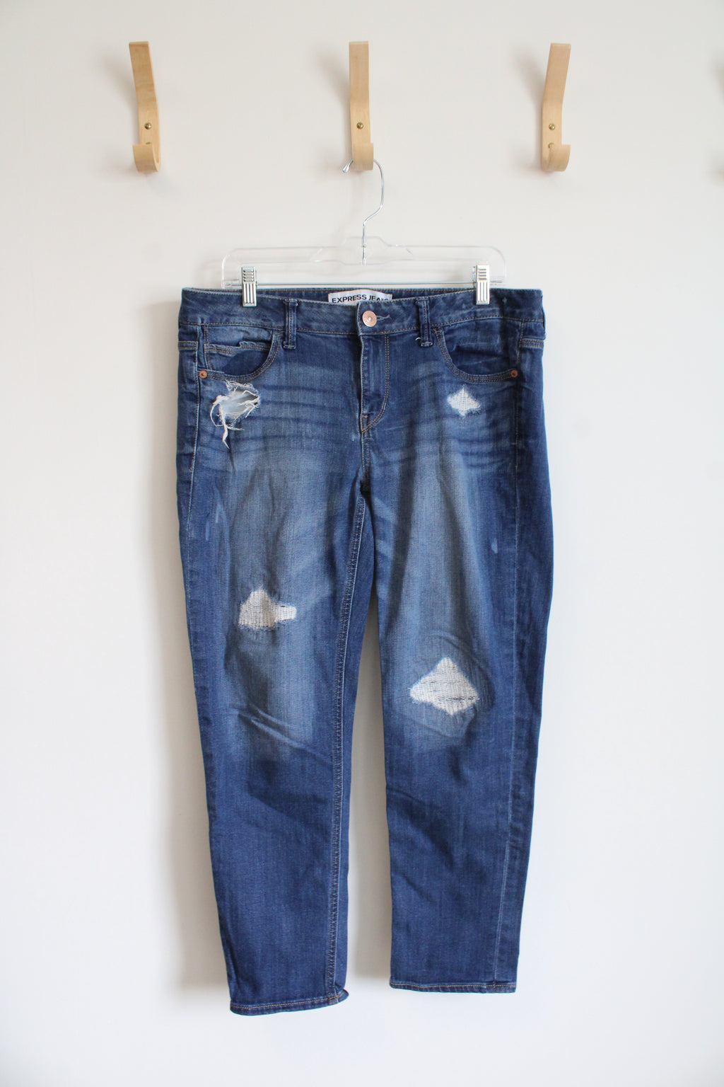 Express Modern Boyfriend Low-Rise Jeans | 10