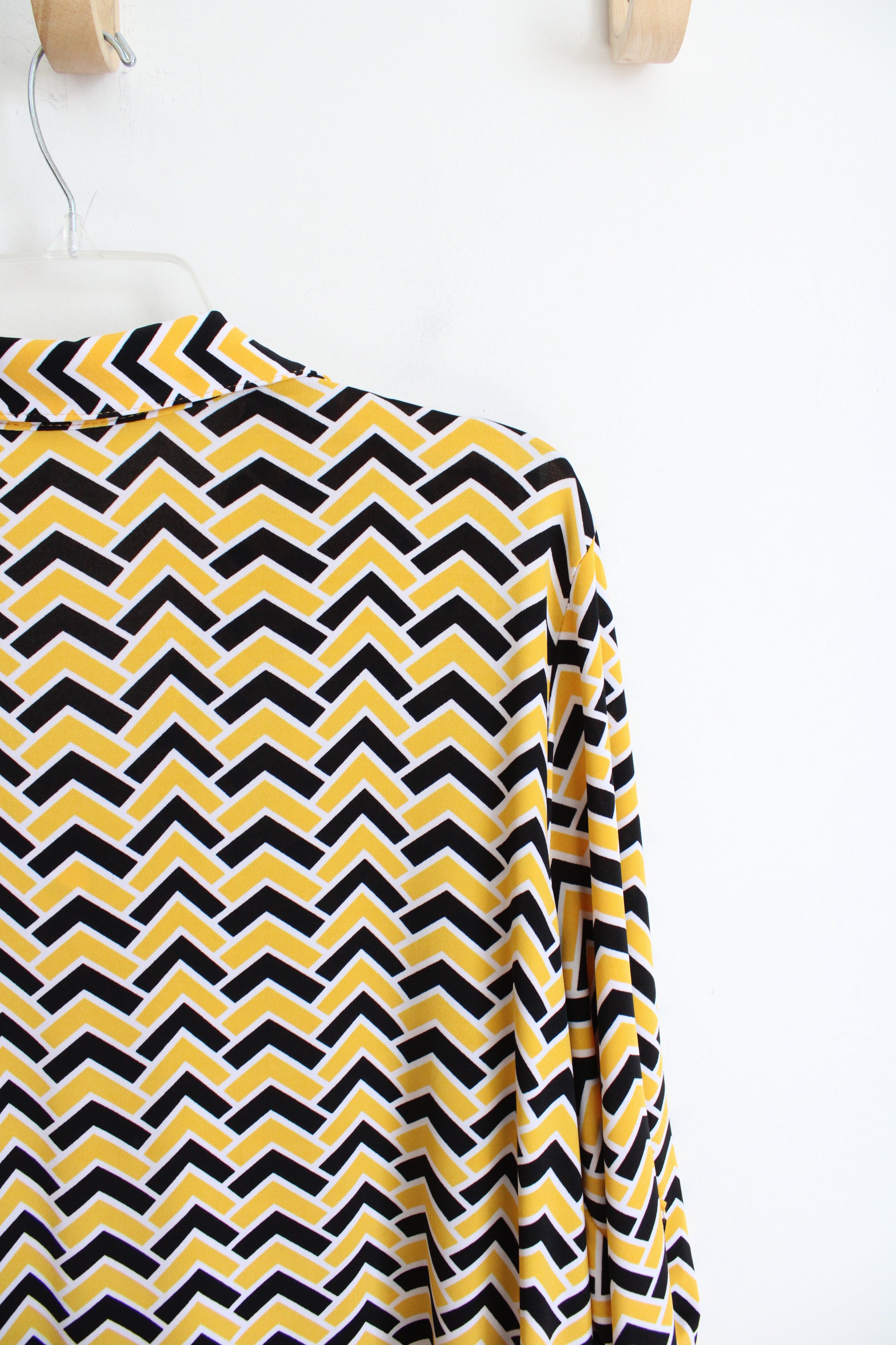 Yellow & Black Chevron 3/4 Sleeve Top | XL