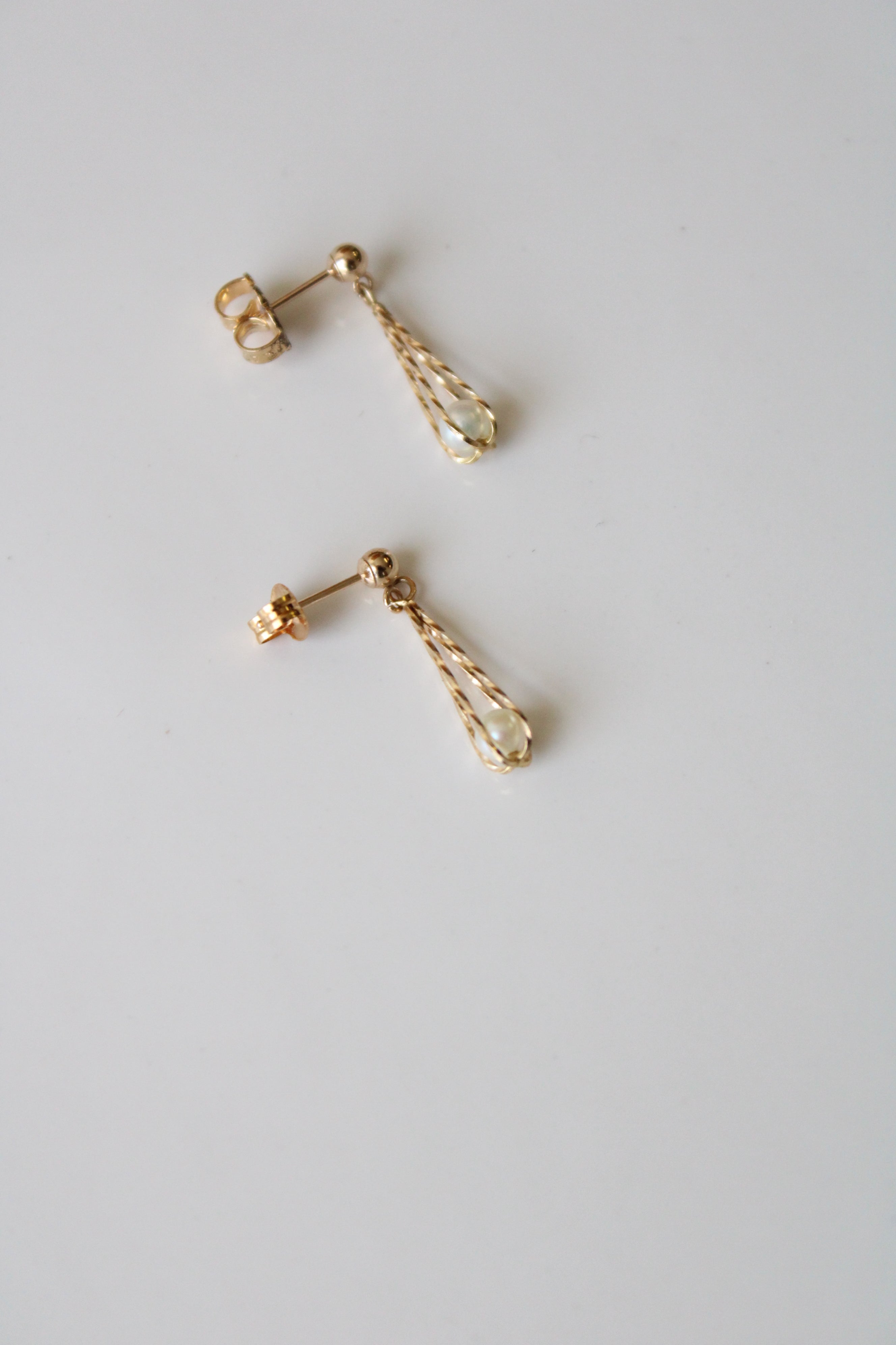 14KT Yellow Gold Pearl Drop Twist Stud Earrings