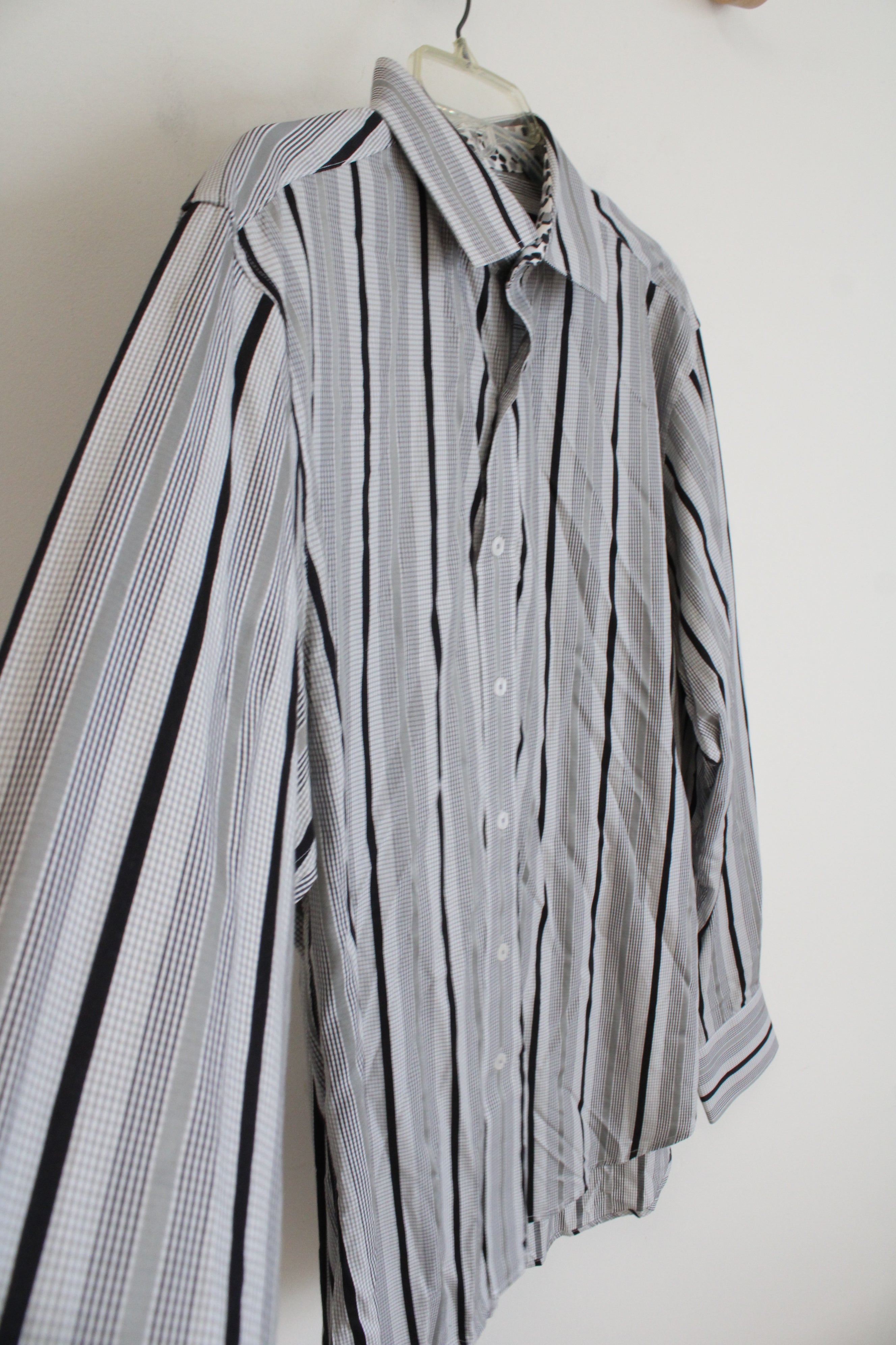 Robert Graham Gray & Black Striped Button Down Shirt | L
