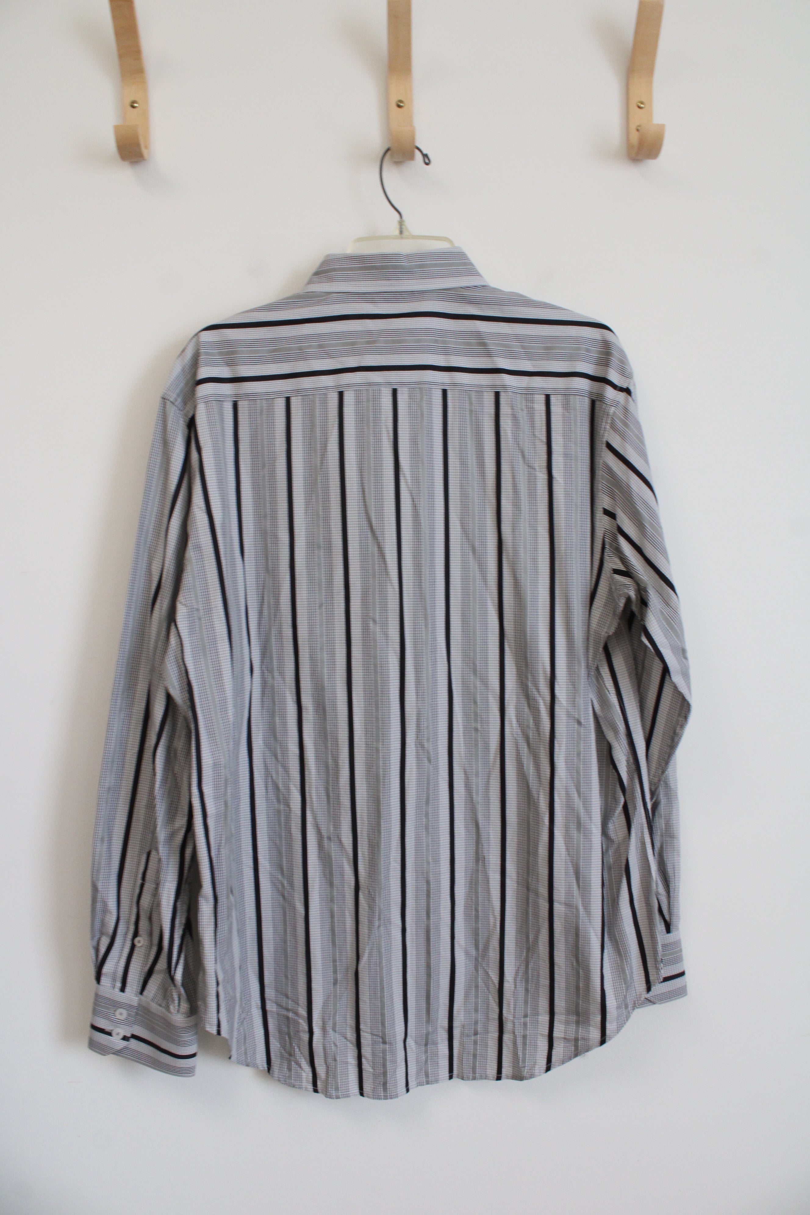 Robert Graham Gray & Black Striped Button Down Shirt | L