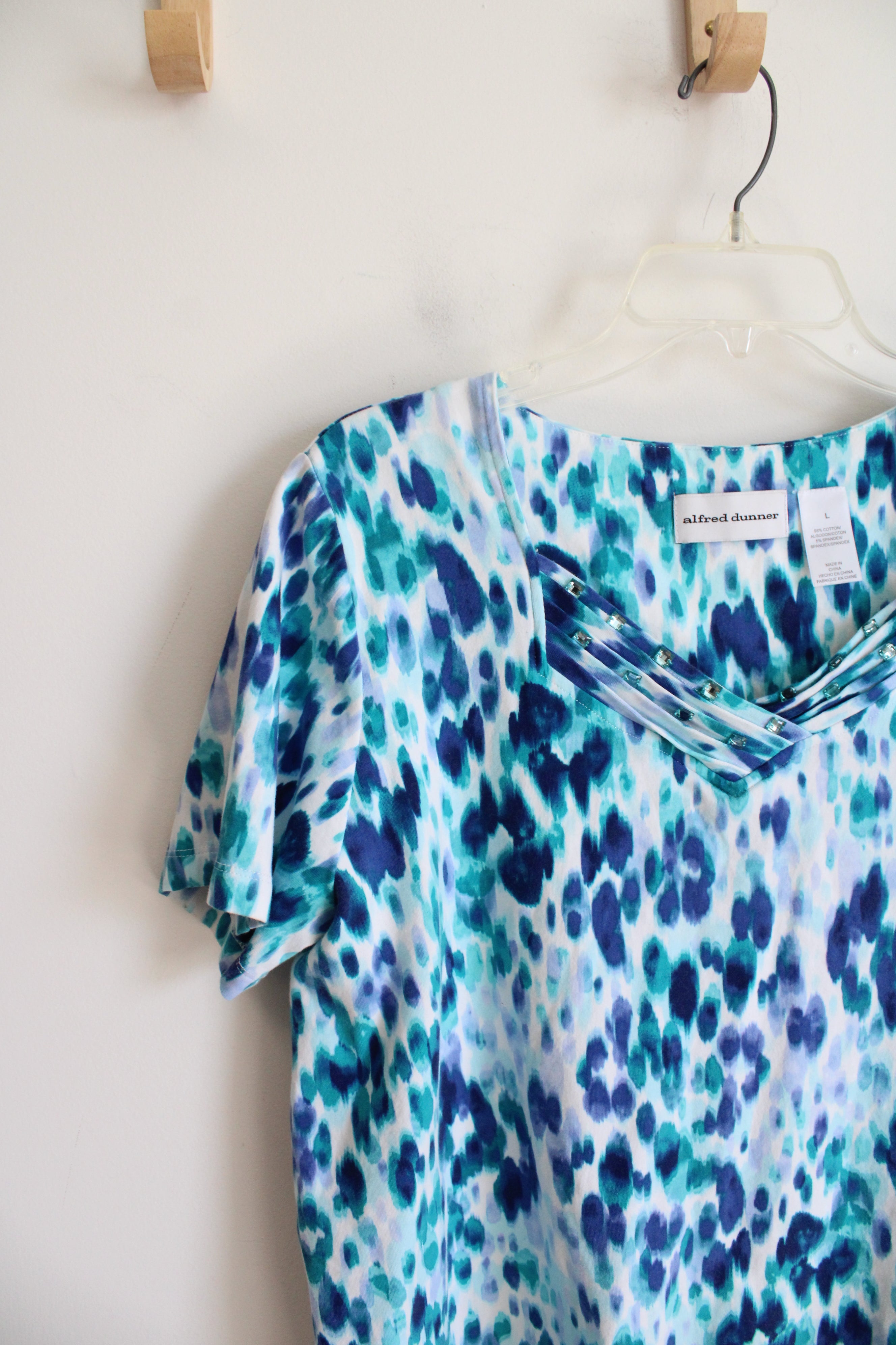 Alfred Dunner Blue & White Patterned Top | L