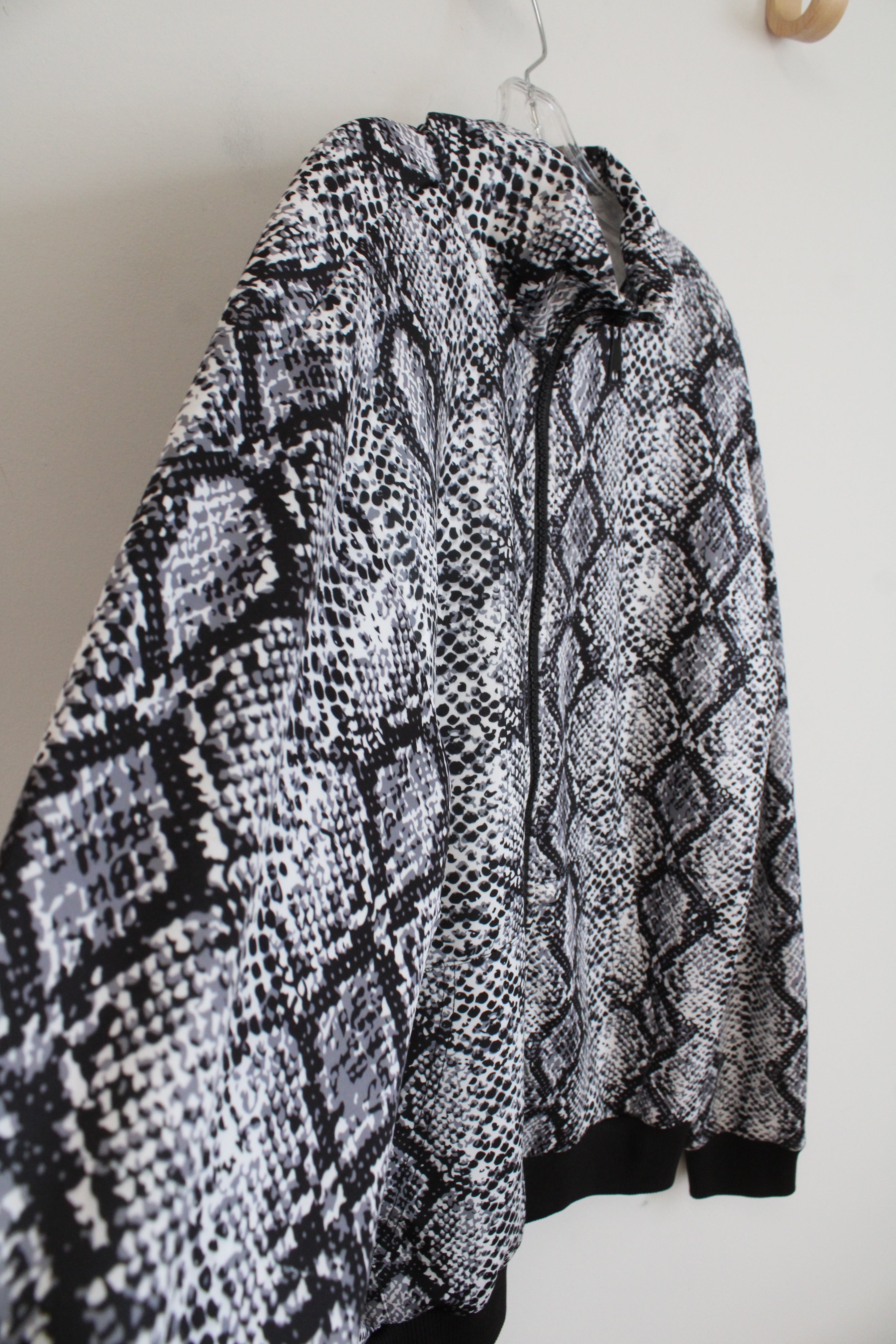 NEW Fashion Nova Men Black & White Snakeskin Kooza Track Jacket | M