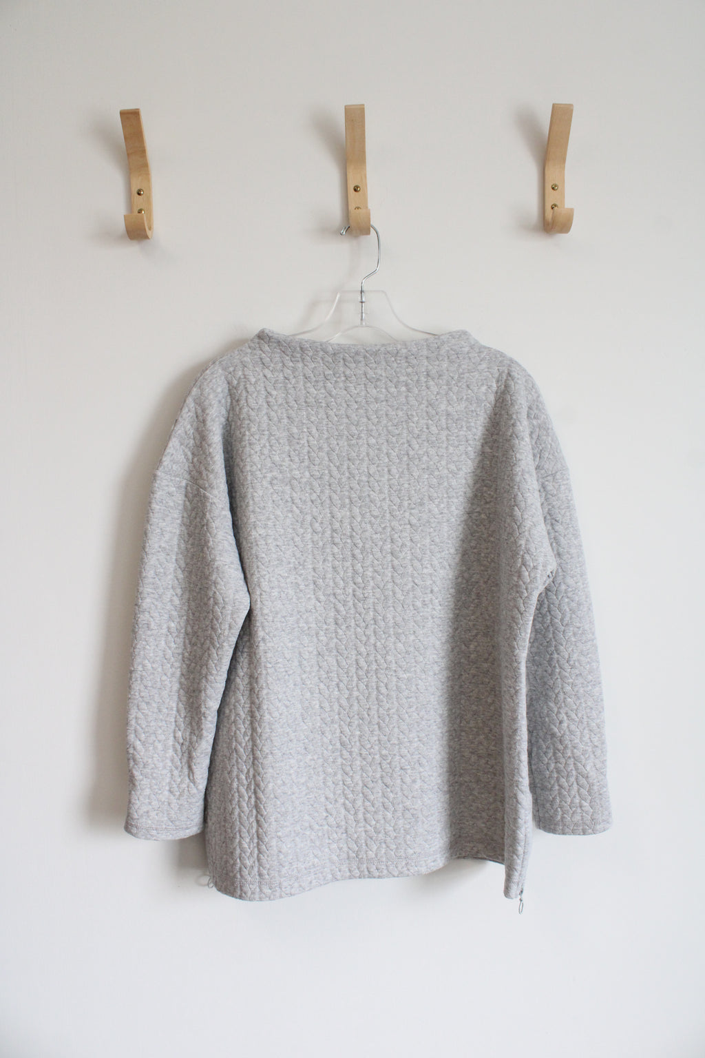 T By Talbots Gray Quilted Shimmer Long Sleeved Top | L Petite