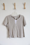 C.D. Petites Tan & White Star Top | M Petite