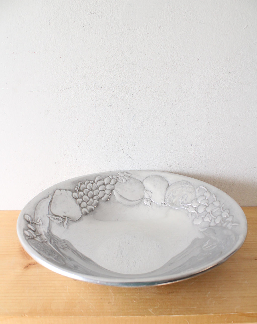 Vintage Wilton Armetale Fruit Round Pewter Bowl