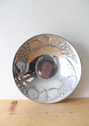 Vintage Wilton Armetale Fruit Round Pewter Bowl