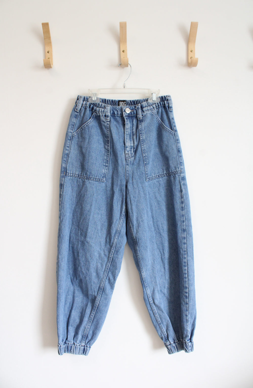 BDG Urban Outfitters Elastic Waist Baggy Denim Jogger Pants | 28