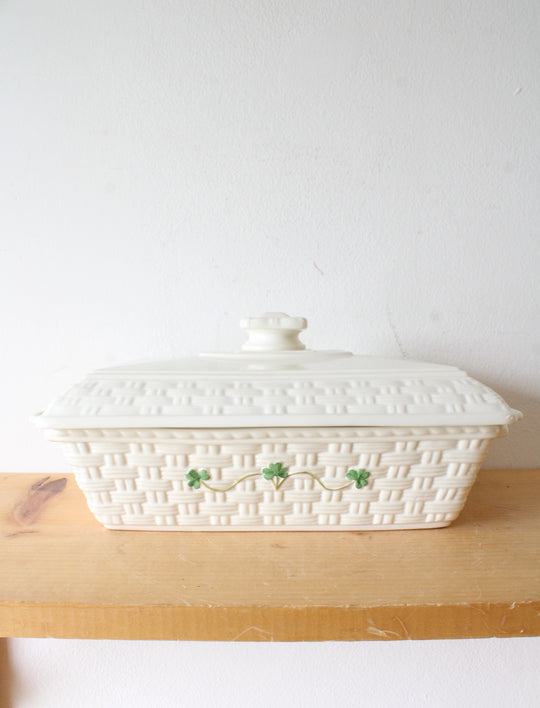 Belleek Everyday 3-Leaf Clover Woven Rectangle Baking Dish