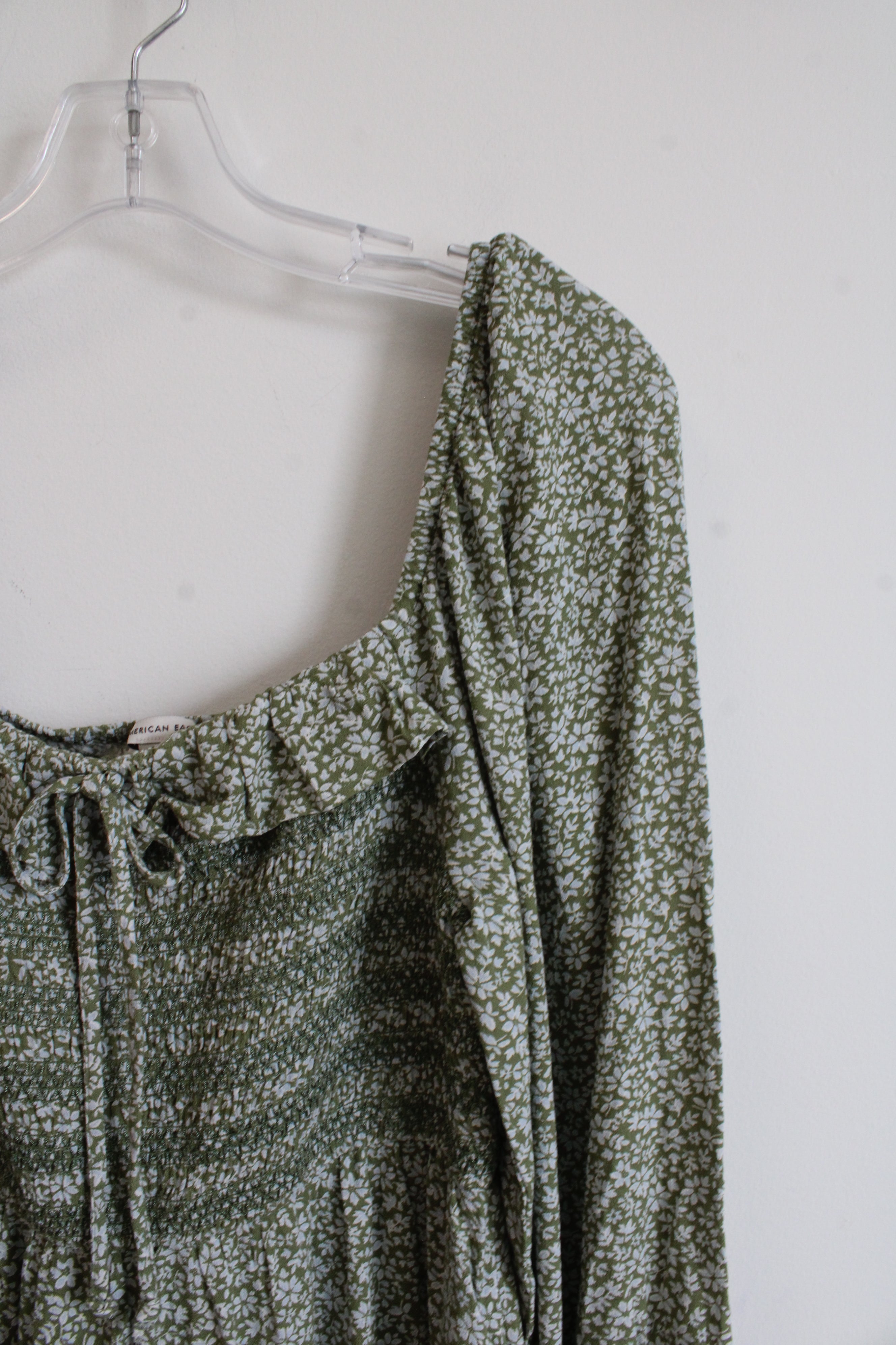 american eagle green floral dress & White Long Sleeved Silky rayon drapes elegantly/V SIZE:US|0-4 Olive Green Warm Cotton Andrea and Leo