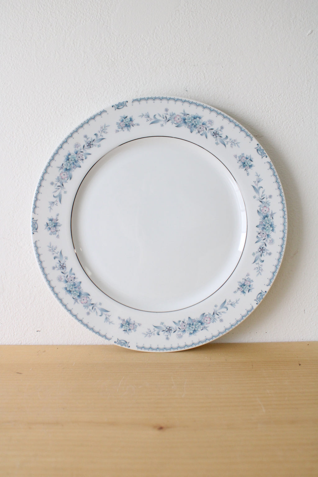 Fine China Society Harmony 5217 White Blue Pink Floral Dinner Plate