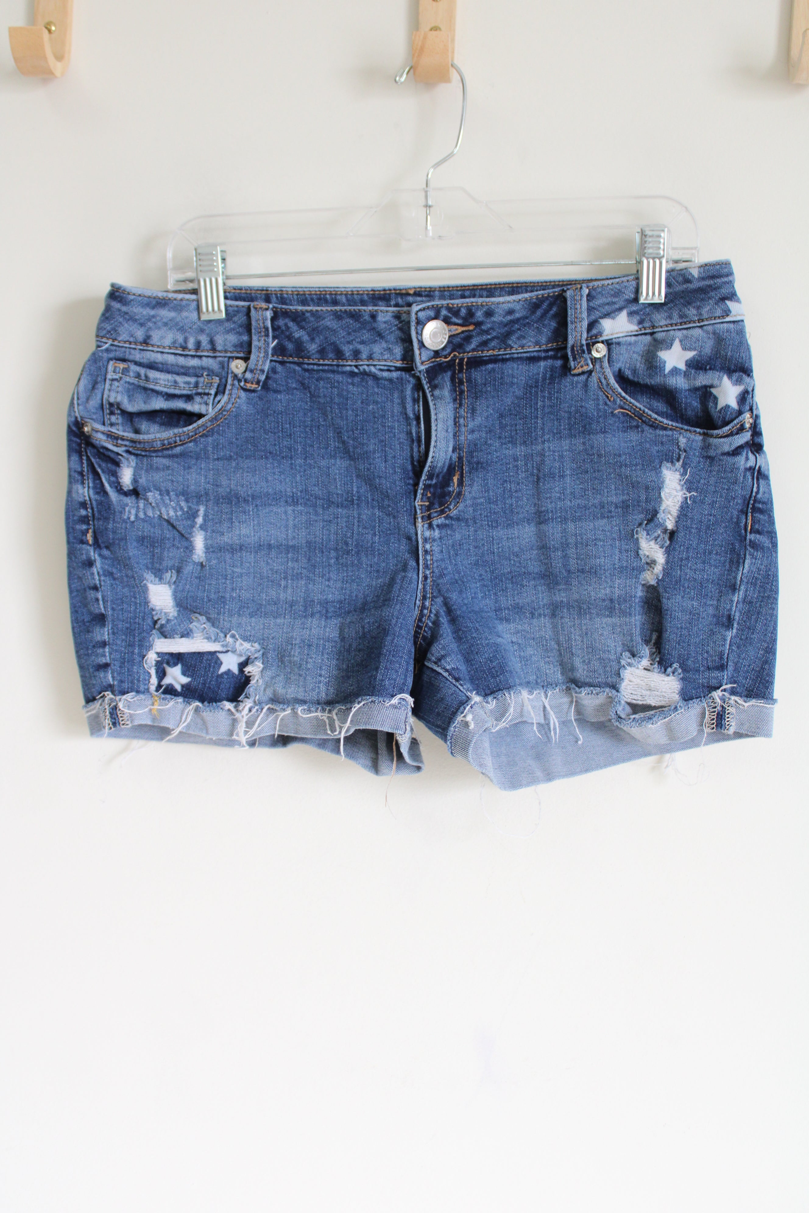 Maurices Distressed Star Spangled Shorts | 9/10