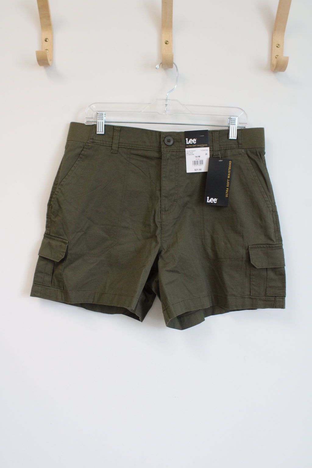 NEW Lee Olive Mid Rise 4" inseam Cargo Shorts | 14M