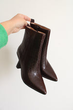 Cole Haan Grand Ambition York Brown Croc Embossed Leather Boots | Size 9.5