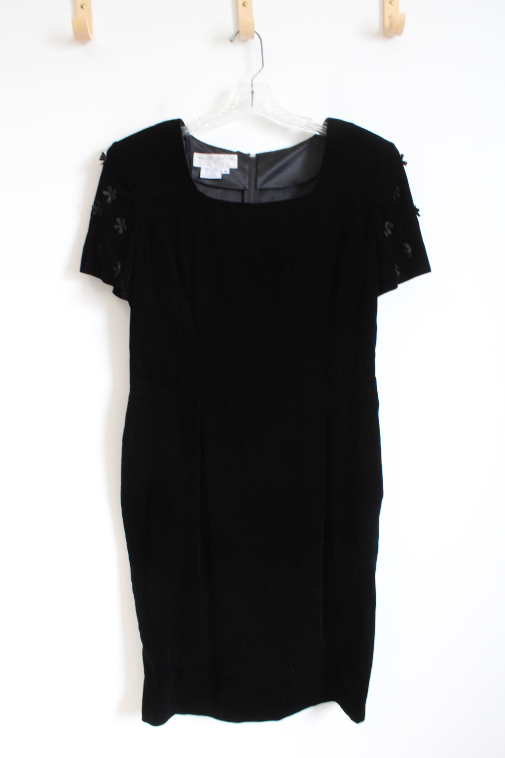 Maggy London Vintage Black Velvet Floral Sleeve Dress | 12