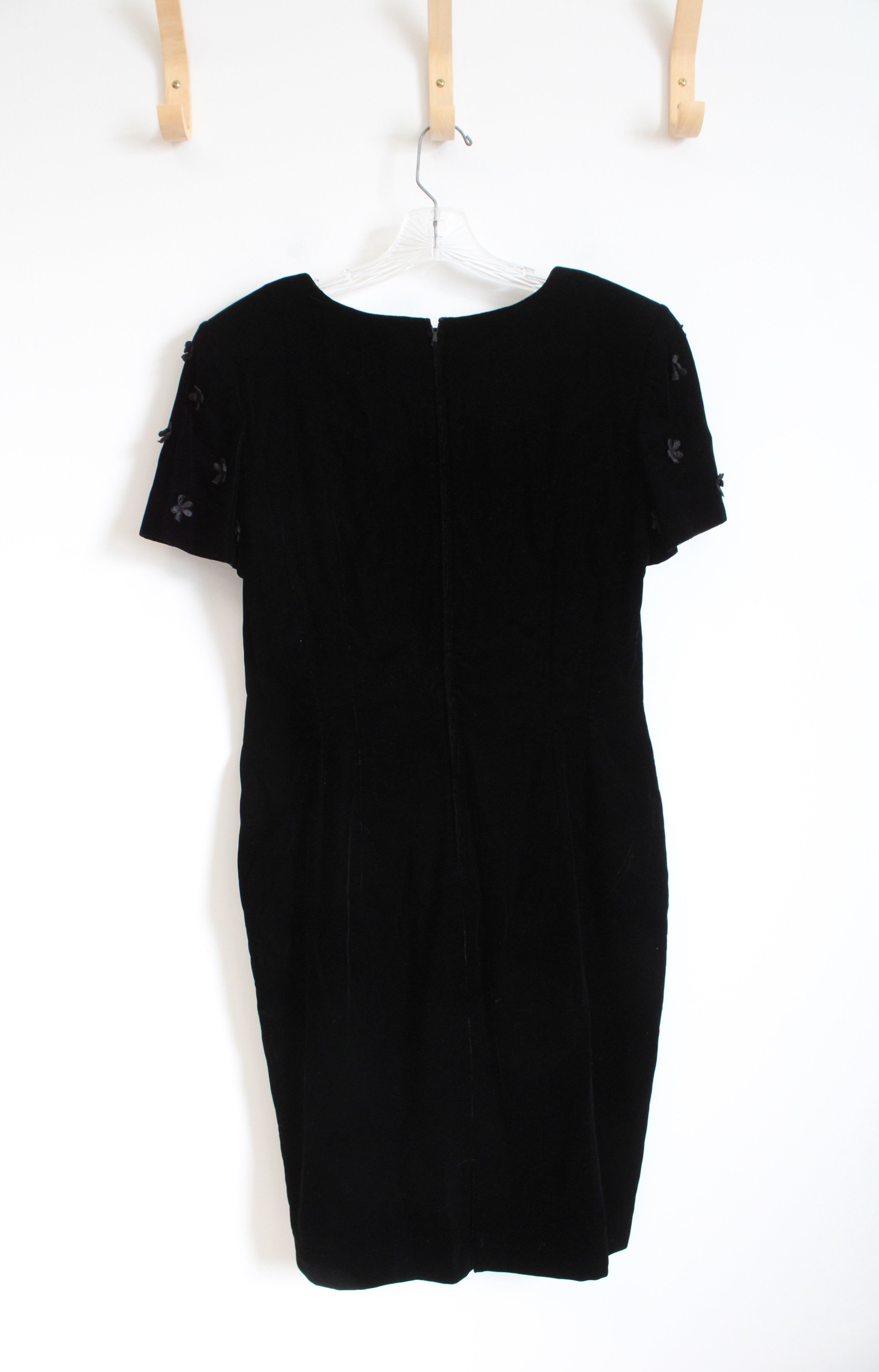 maggy london velvet midi dress Maggy London Vintage Black Velvet Floral Sleeve Dress