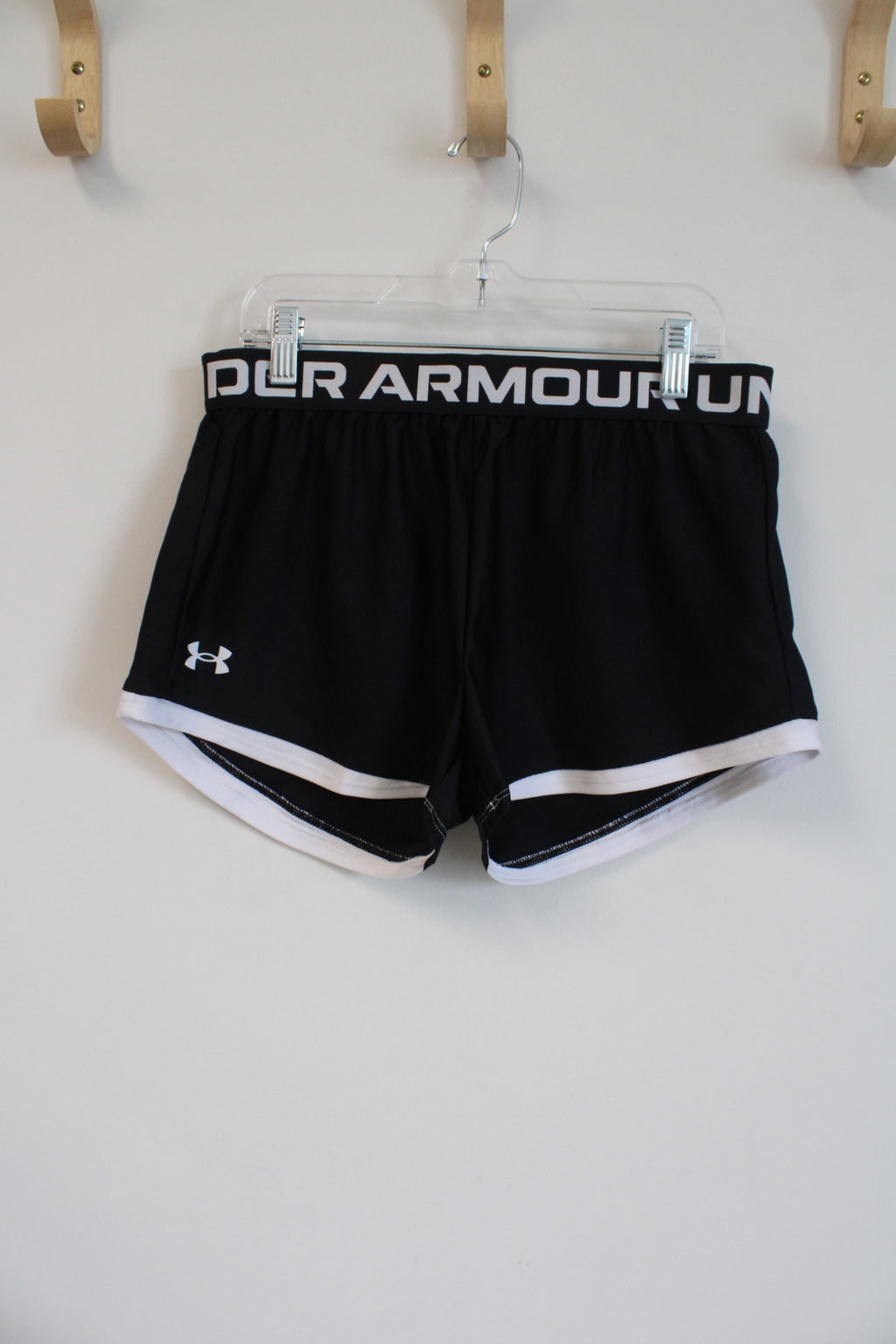 Under Armour Black Shorts | Youth L (14/16)