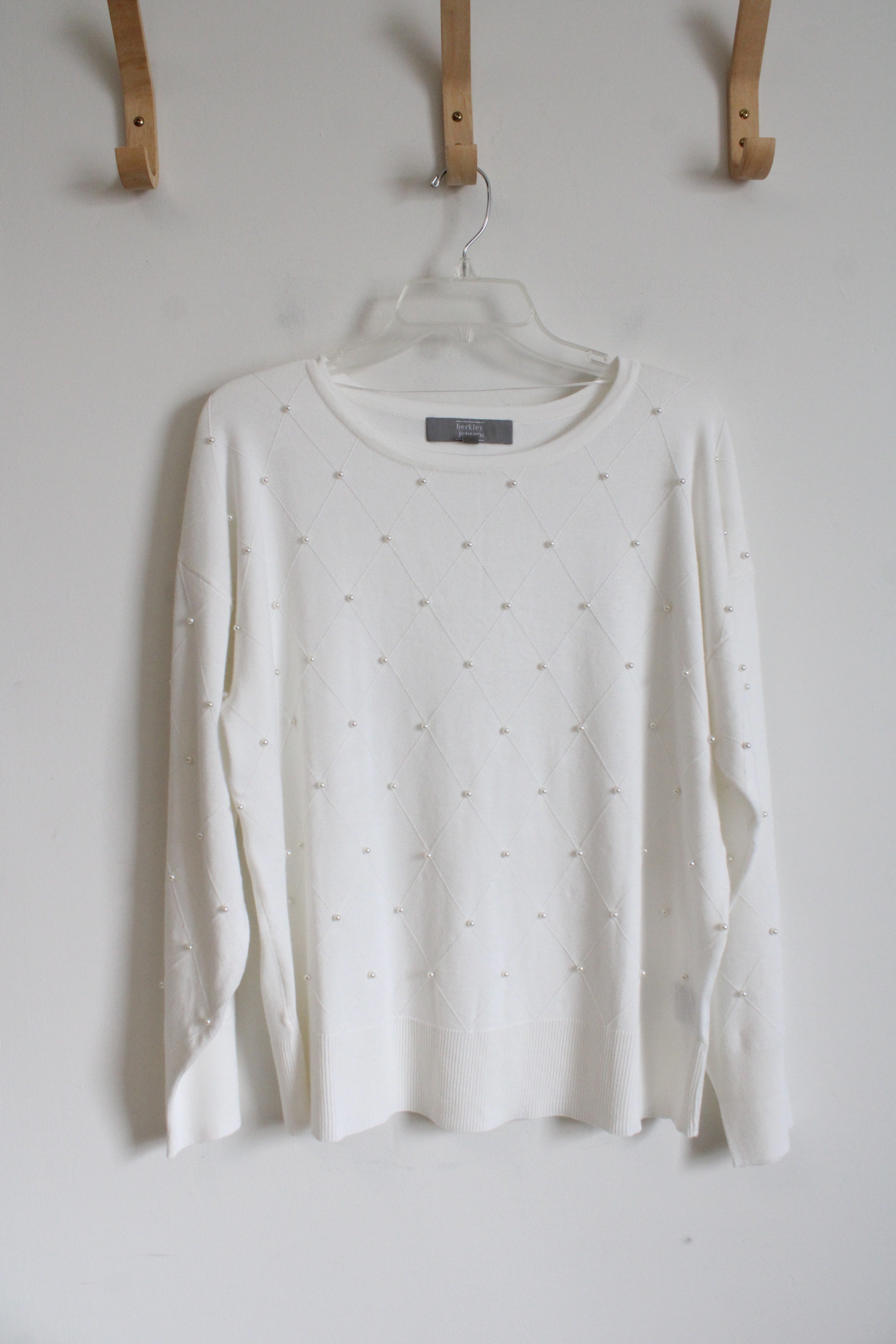 Berkley Jensen White Argyle Pearl Sweater | L