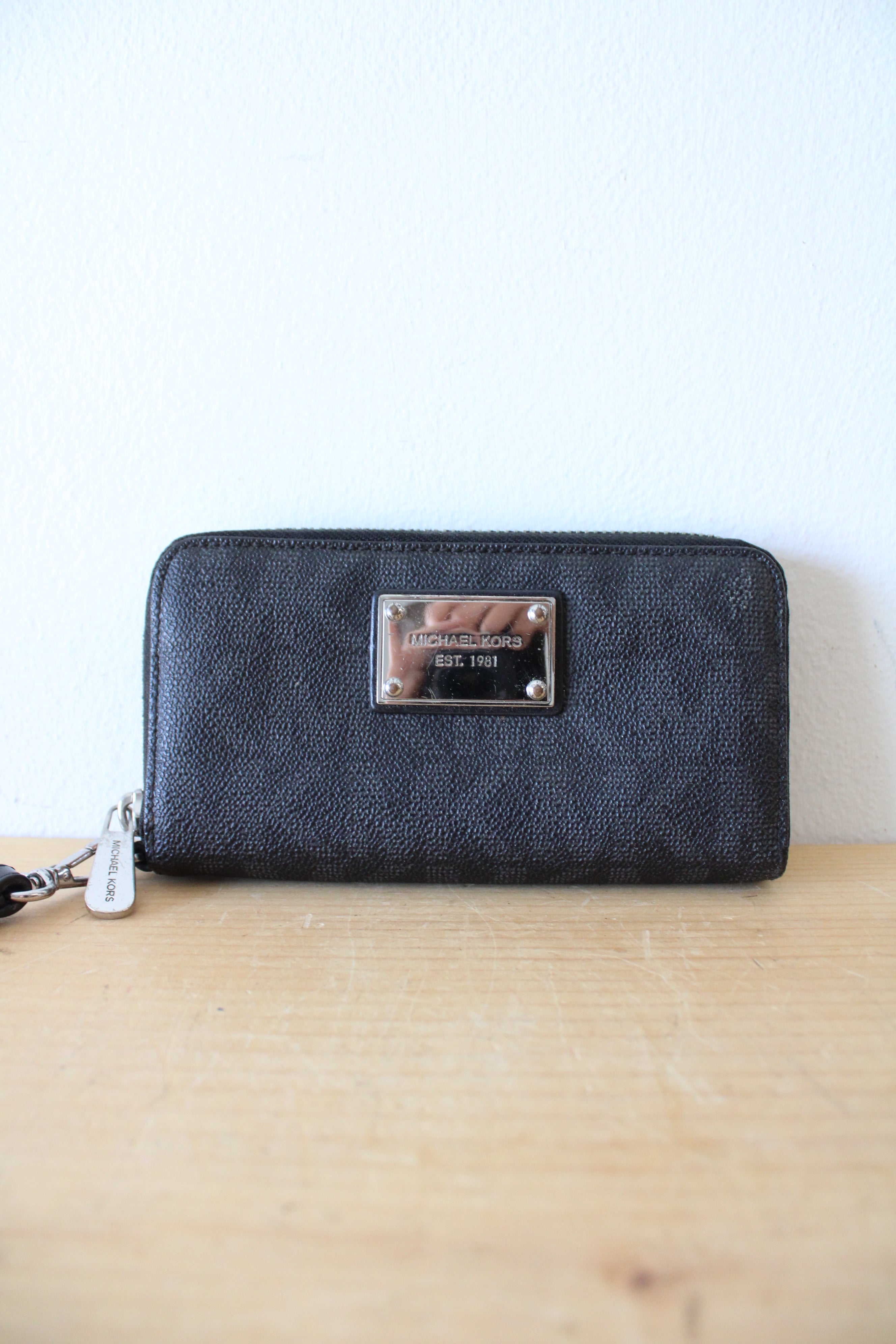 Michael Kors Jet Set Black Logo Corner Zip Wallet