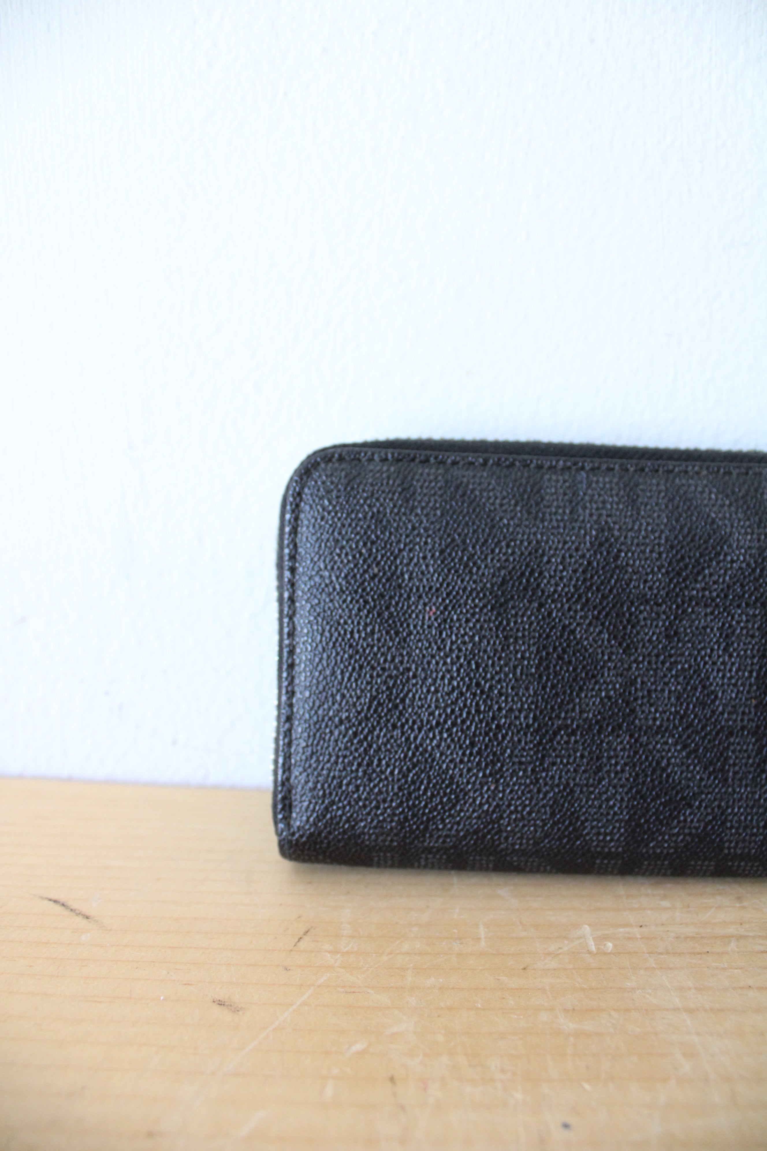 Michael Kors Jet Set Black Logo Corner Zip Wallet