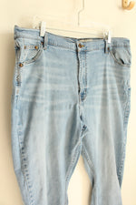 Wrangler Light Wash Relaxed Fit Jeans | 40x30
