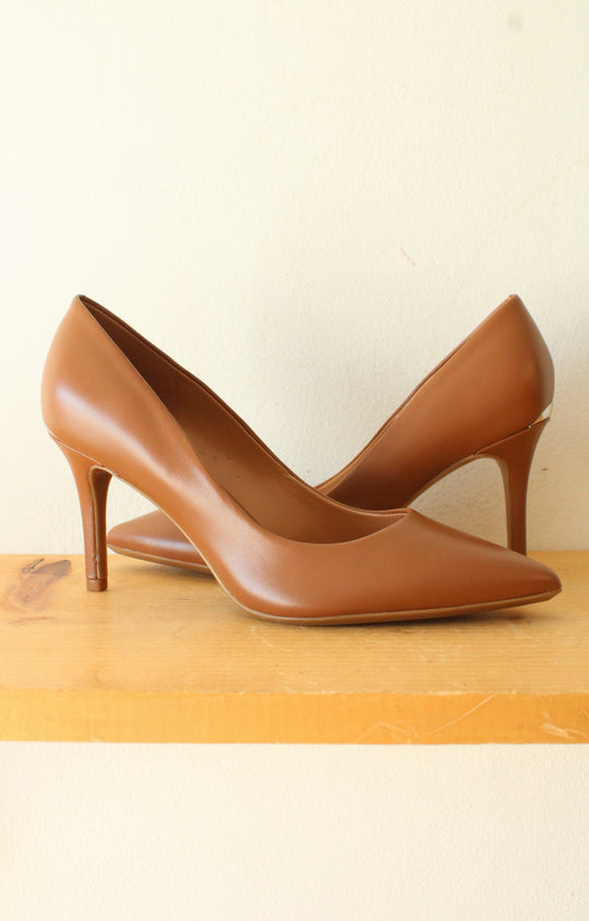 Calvin Klein Gayle Camel Brown Leather Pumps | Size 7.5
