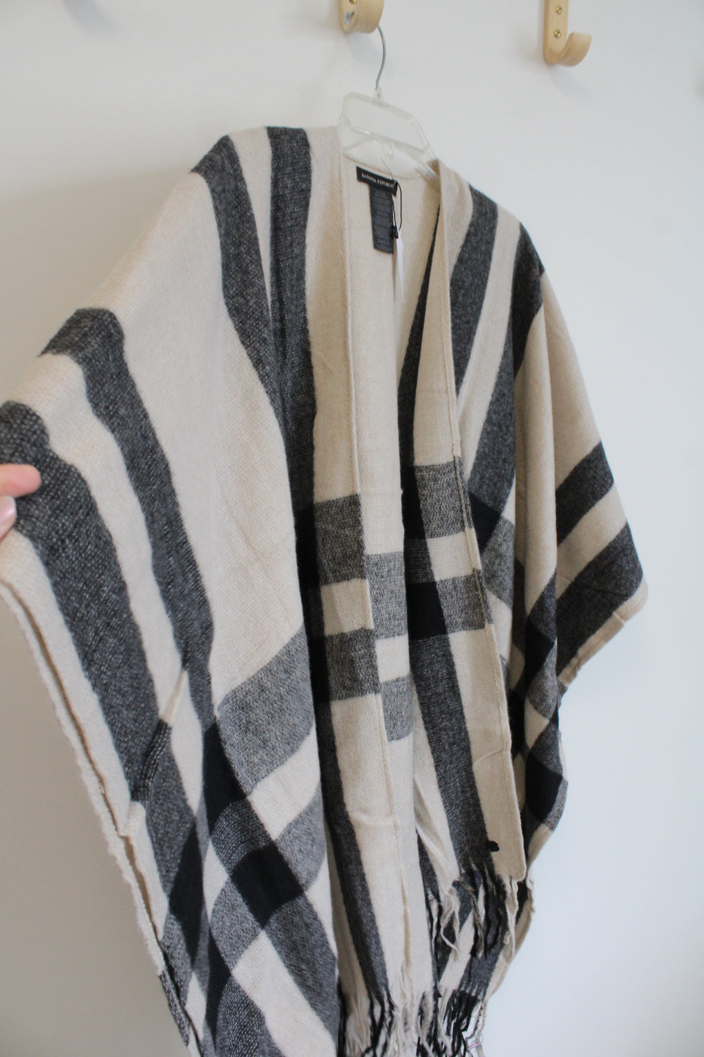 New Banana Republic Erin Neutral Plaid Cashmere Blend Shawl | One Size