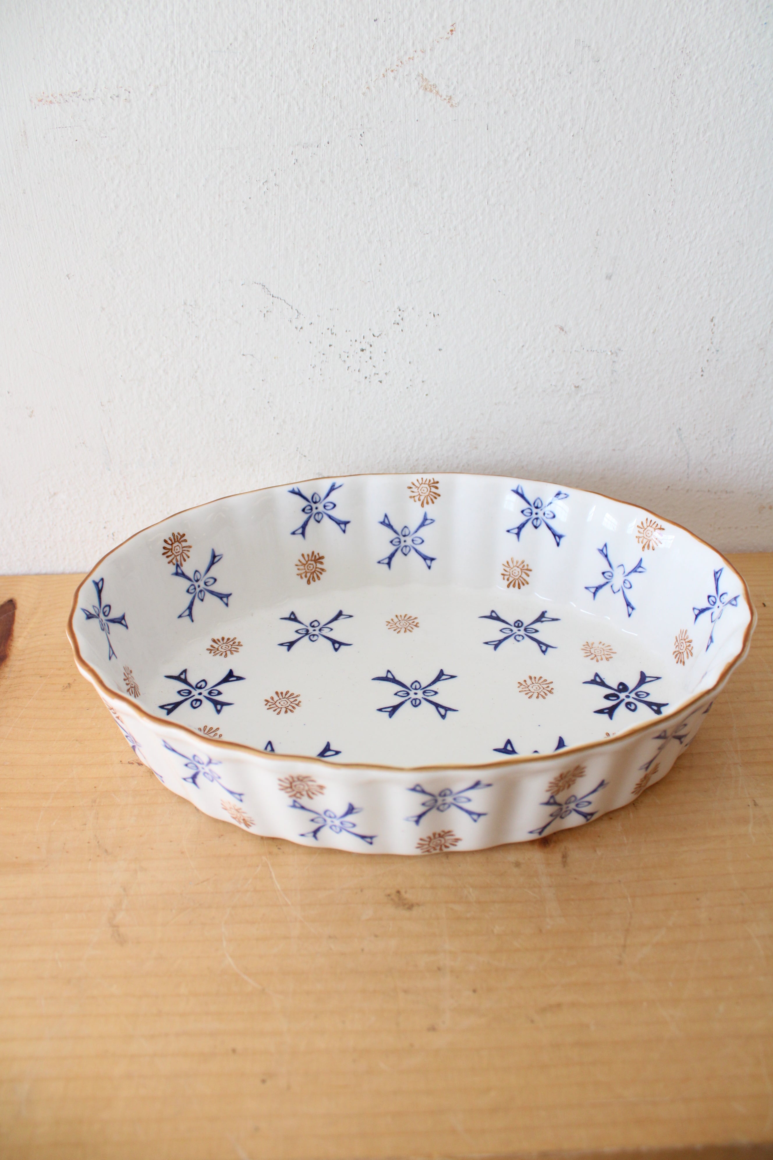 Temptations By Tara Blue & Brown Ribbed Scalloped Oval Medium Casserole Dish