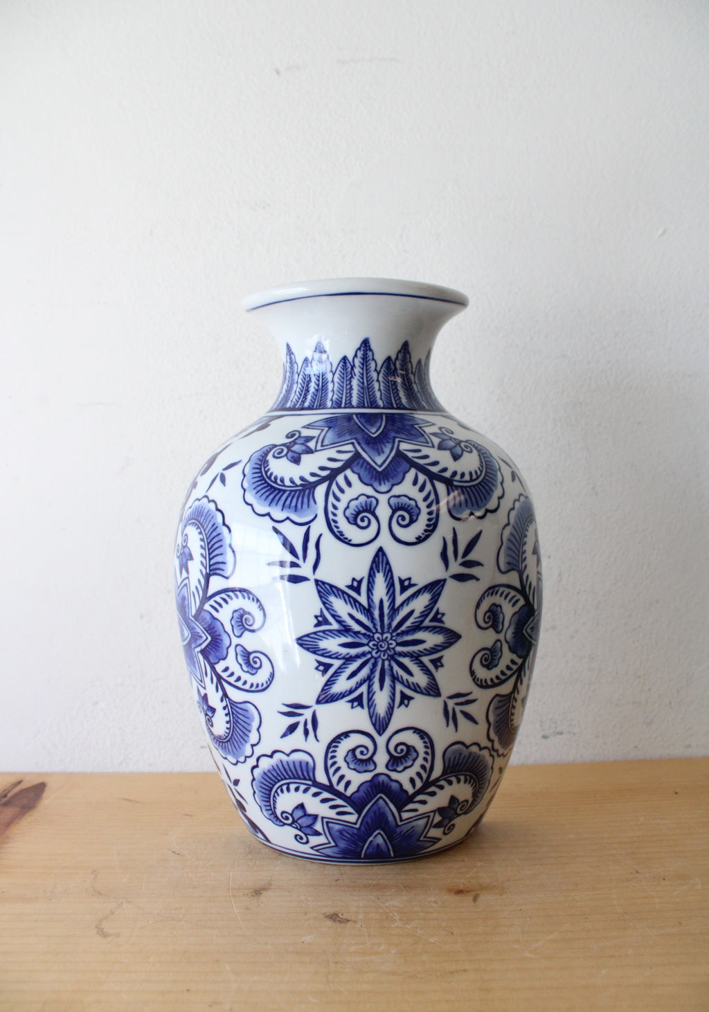 Blue & White Porcelain Hanging Vase