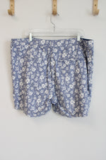 Old Navy High Rise Blue White Floral Everyday Short | 18
