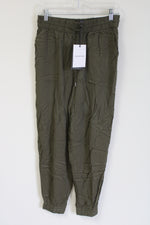 NEW Who What Wear Mid Rise Ivy Green Jogger | S