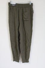 NEW Who What Wear Mid Rise Ivy Green Jogger | S