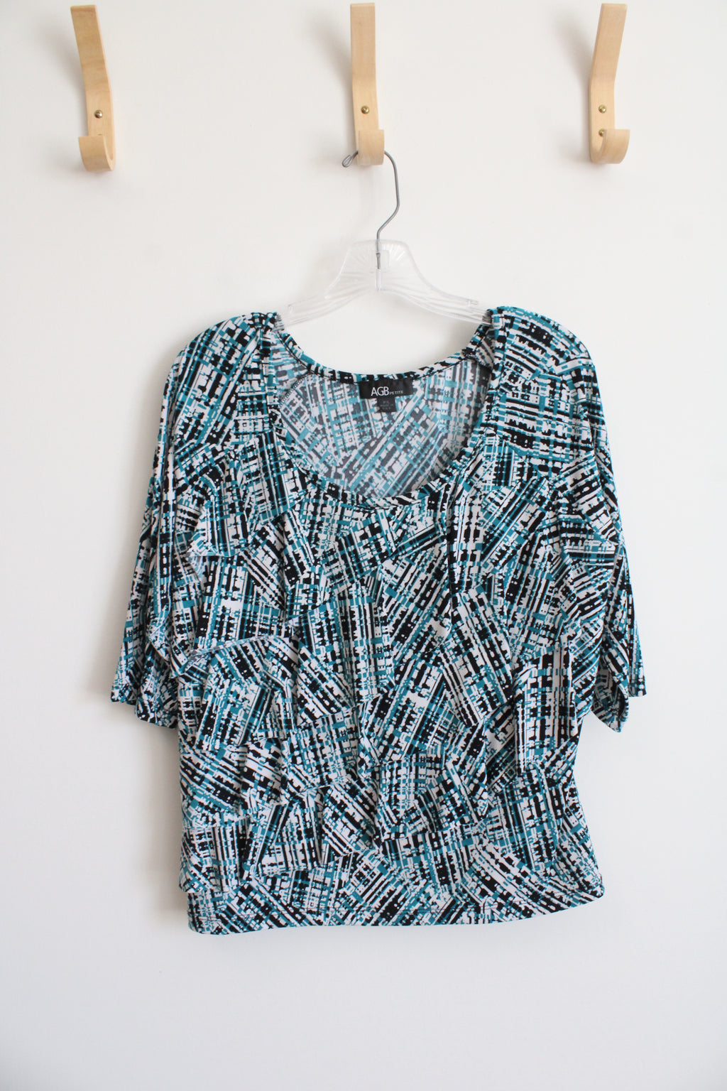 AGB Petite Blue and White Patterned Top | L