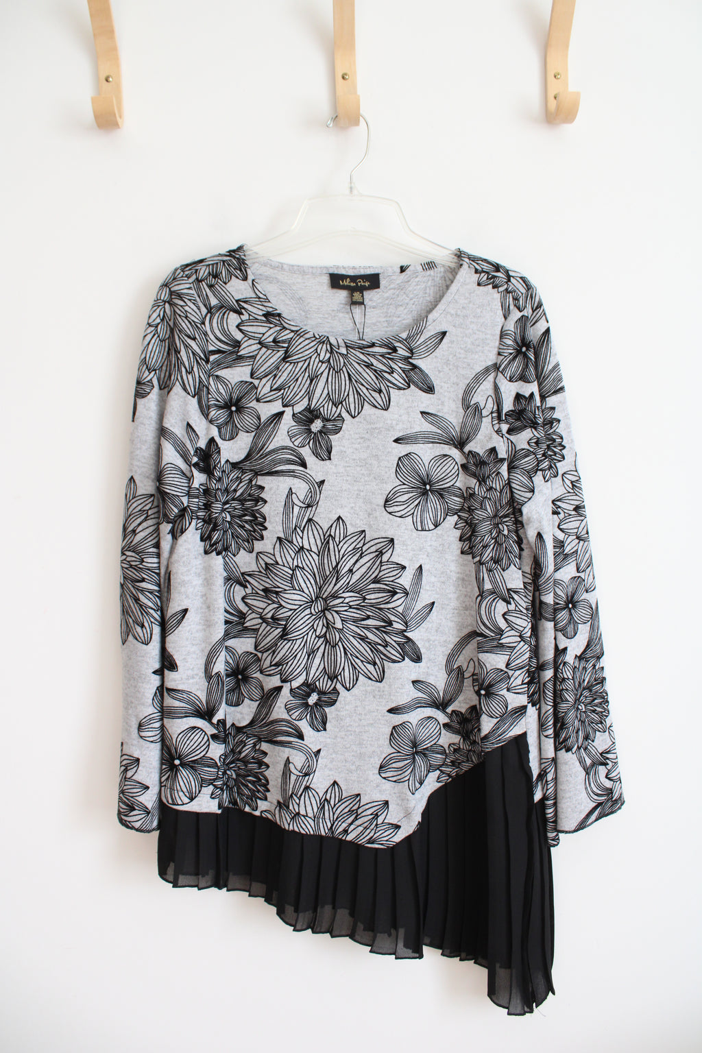 NEW Melissa Page Black & Gray Floral Pleated Hem Top | L
