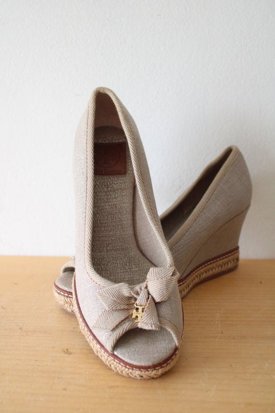 Tory Burch Jackie Glitter Beige Canvas Espadrille Wedge Pumps | Size 6.5