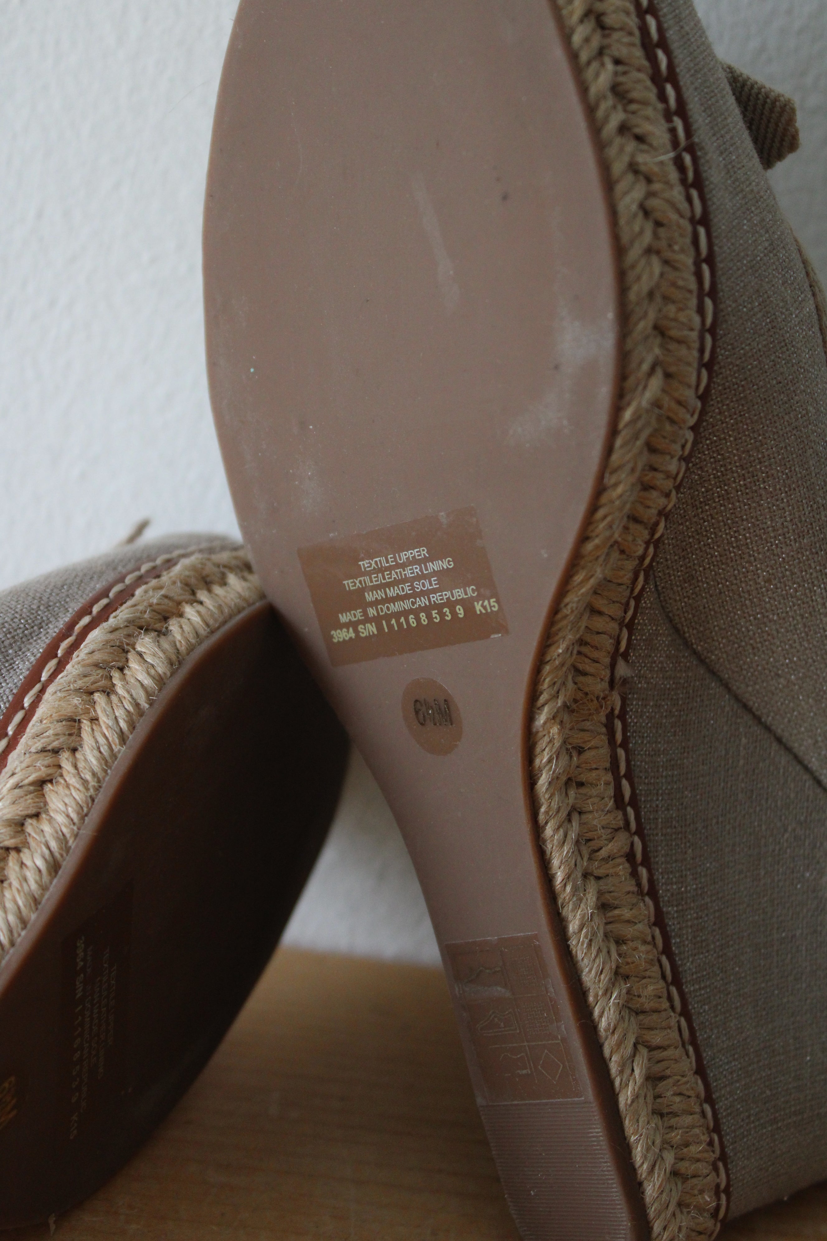 Tory Burch Jackie Glitter Beige Canvas Espadrille Wedge Pumps | Size 6.5