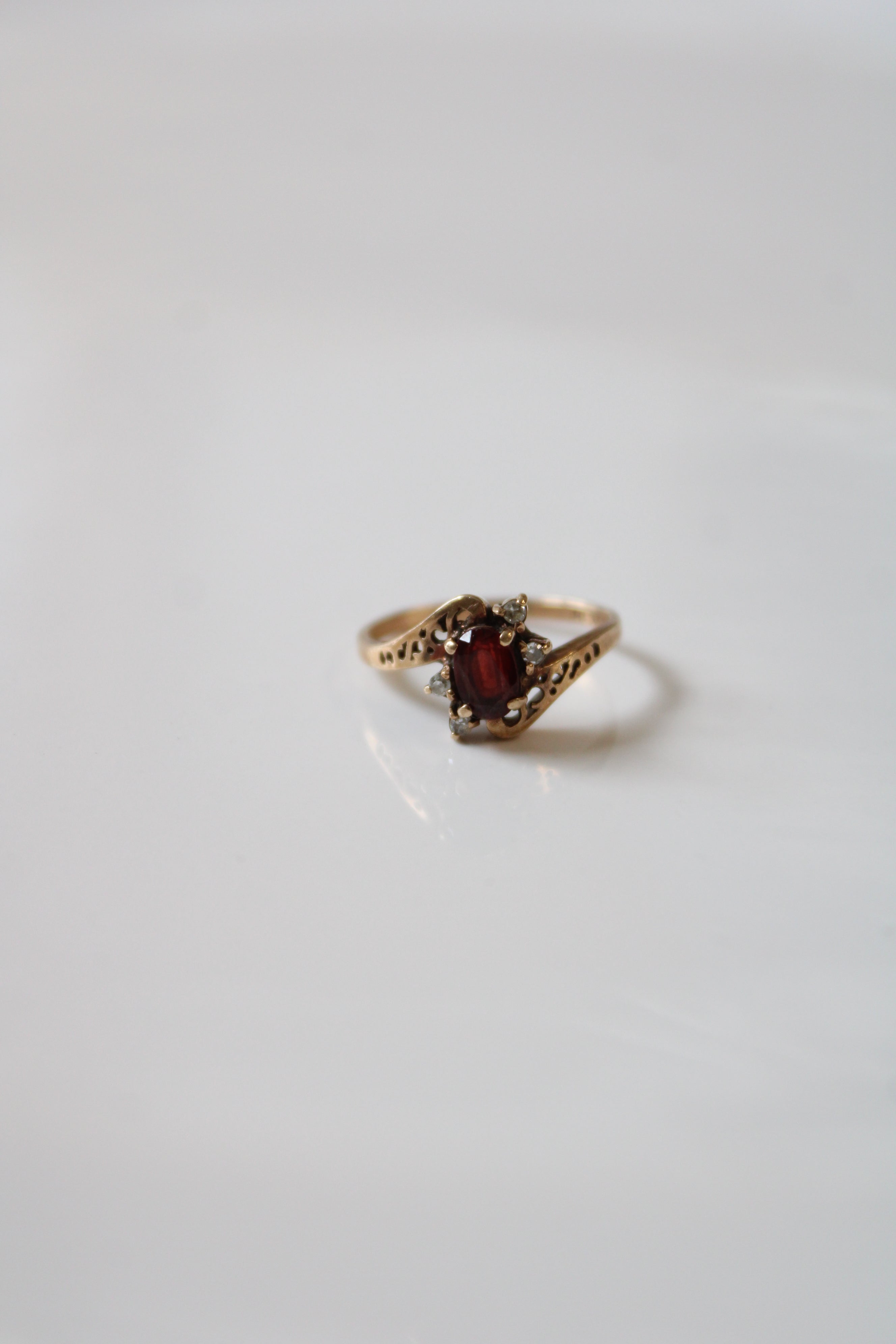 Oval Garnet Vintage Diamond Accent 10KT Yellow Gold Ring | Size 5
