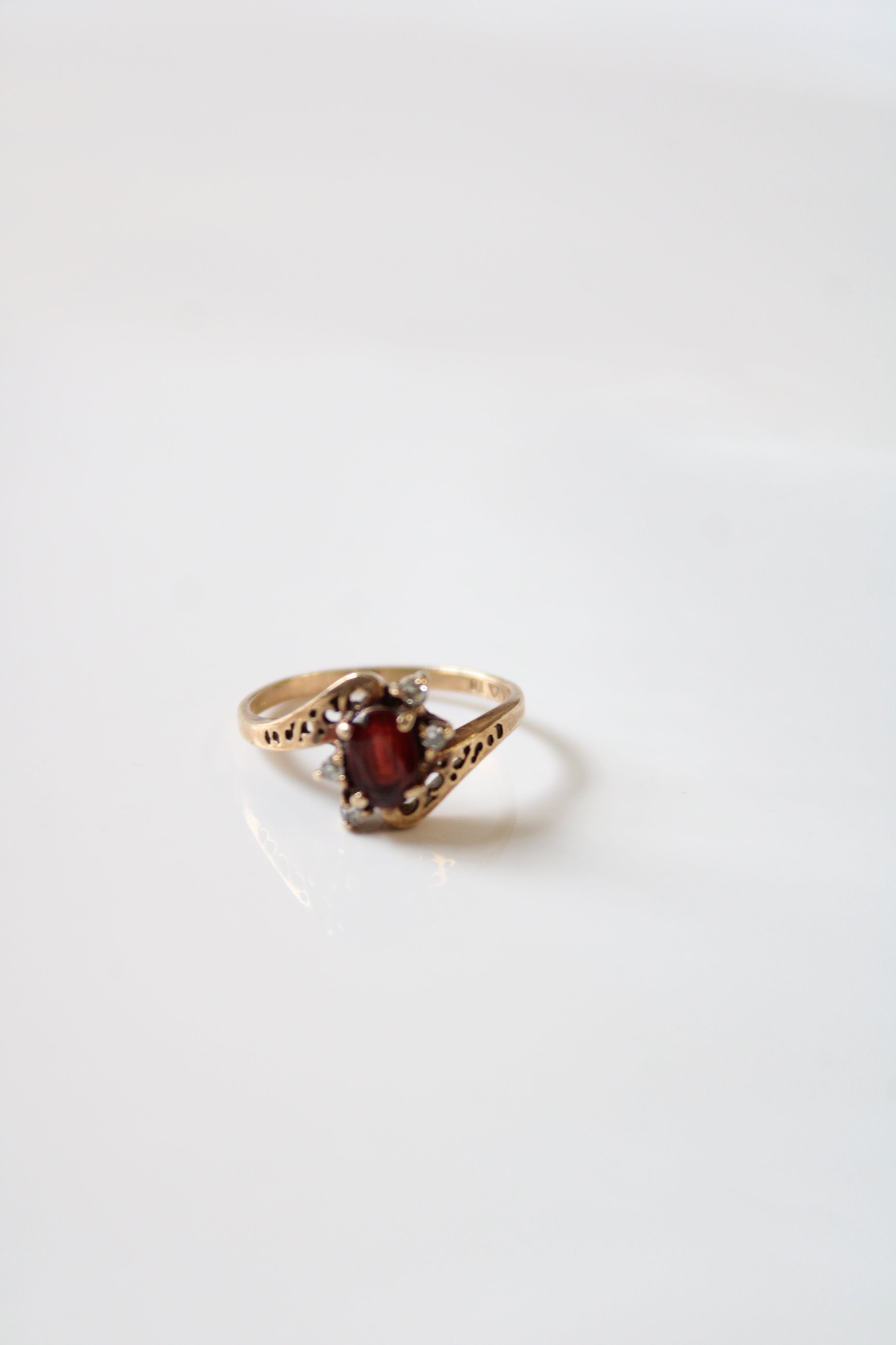 Oval Garnet Vintage Diamond Accent 10KT Yellow Gold Ring | Size 5