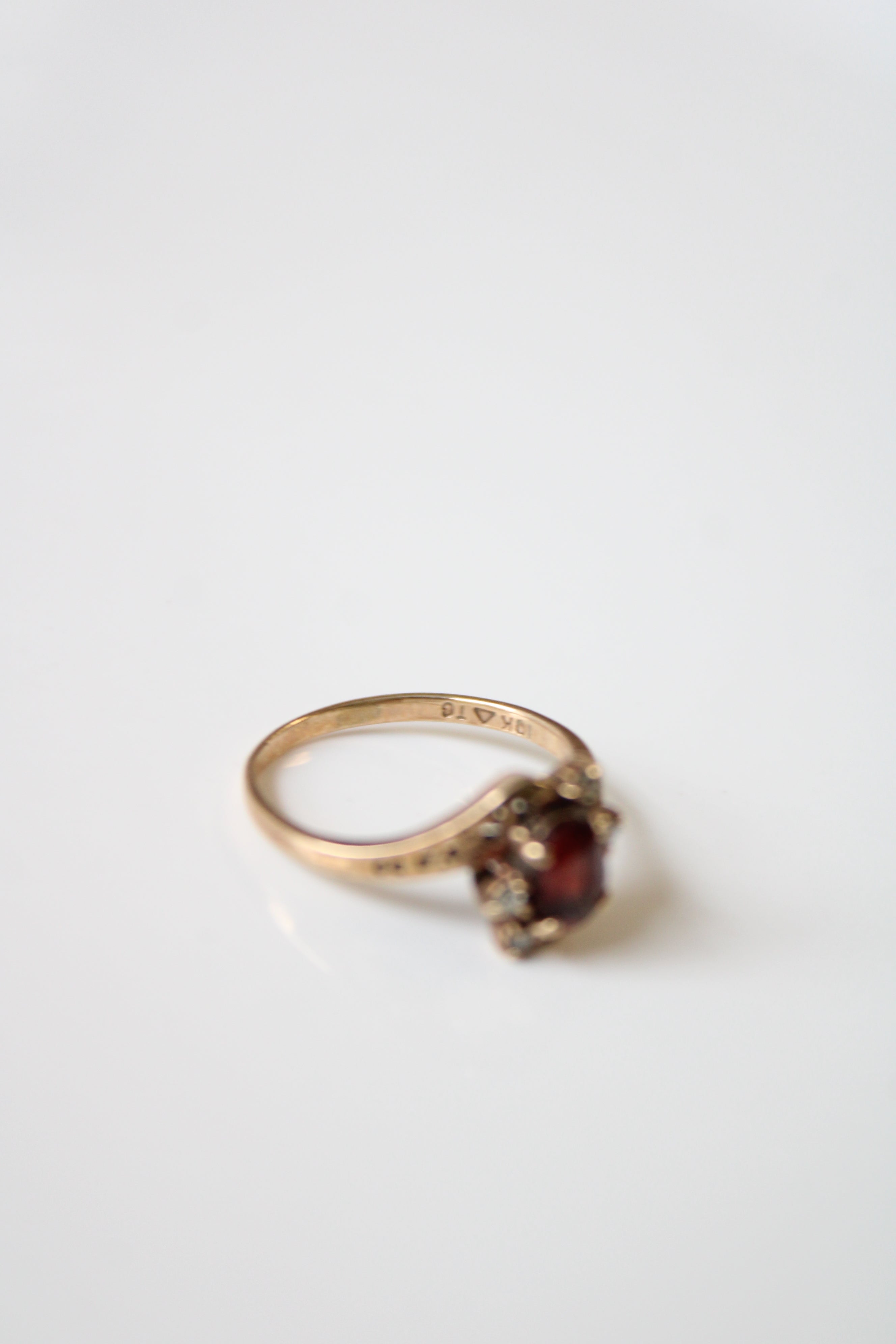Oval Garnet Vintage Diamond Accent 10KT Yellow Gold Ring | Size 5