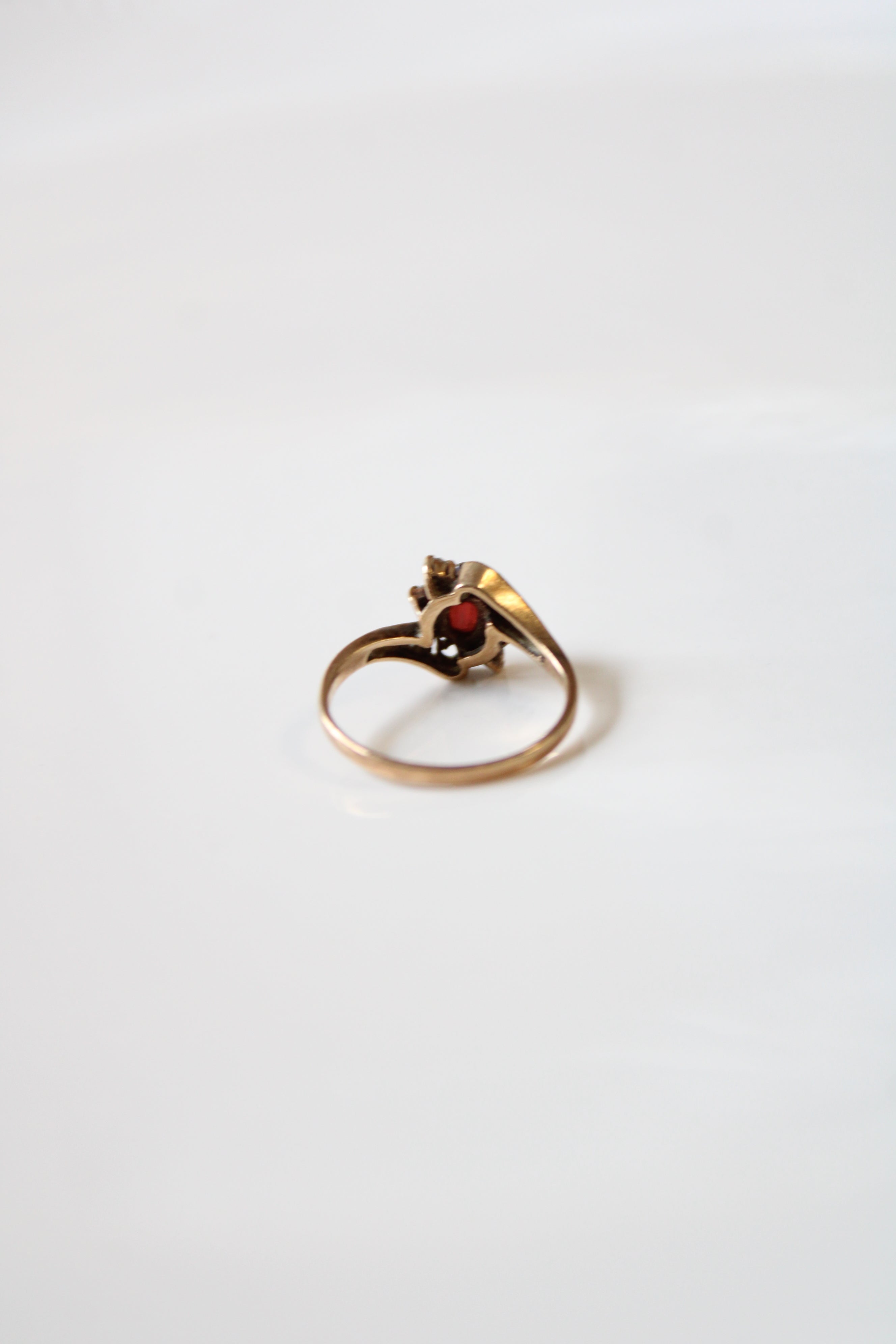 Oval Garnet Vintage Diamond Accent 10KT Yellow Gold Ring | Size 5